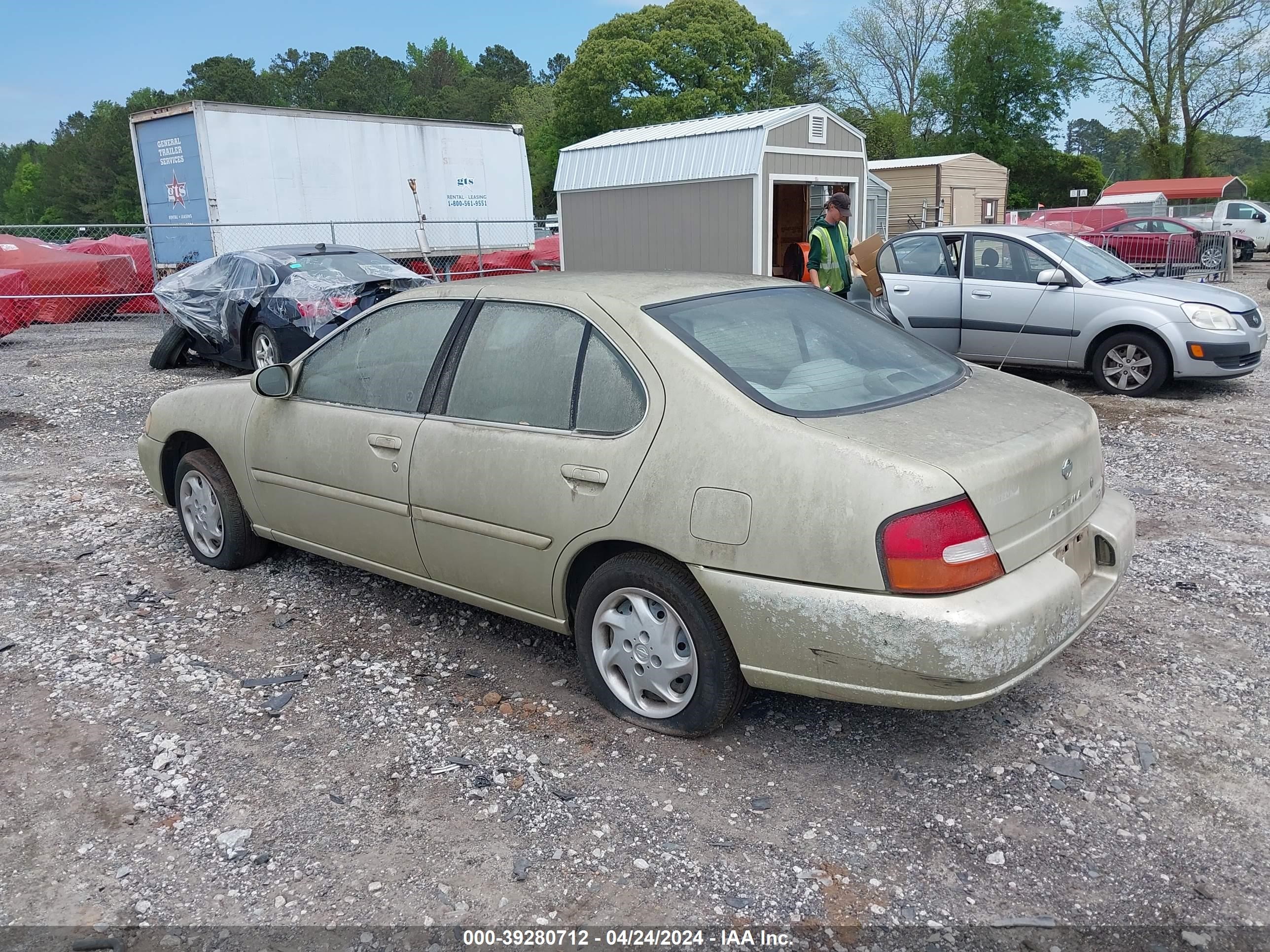 Photo 2 VIN: 1N4DL01D6XC137386 - NISSAN ALTIMA 