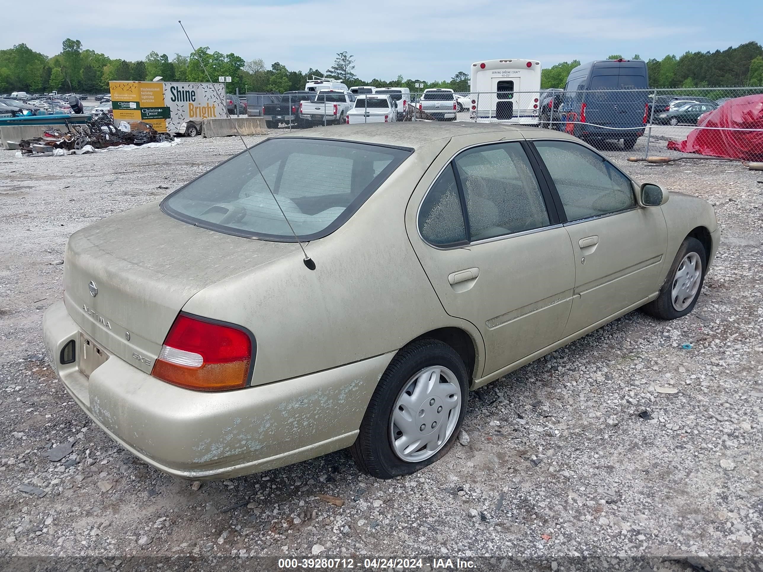 Photo 3 VIN: 1N4DL01D6XC137386 - NISSAN ALTIMA 