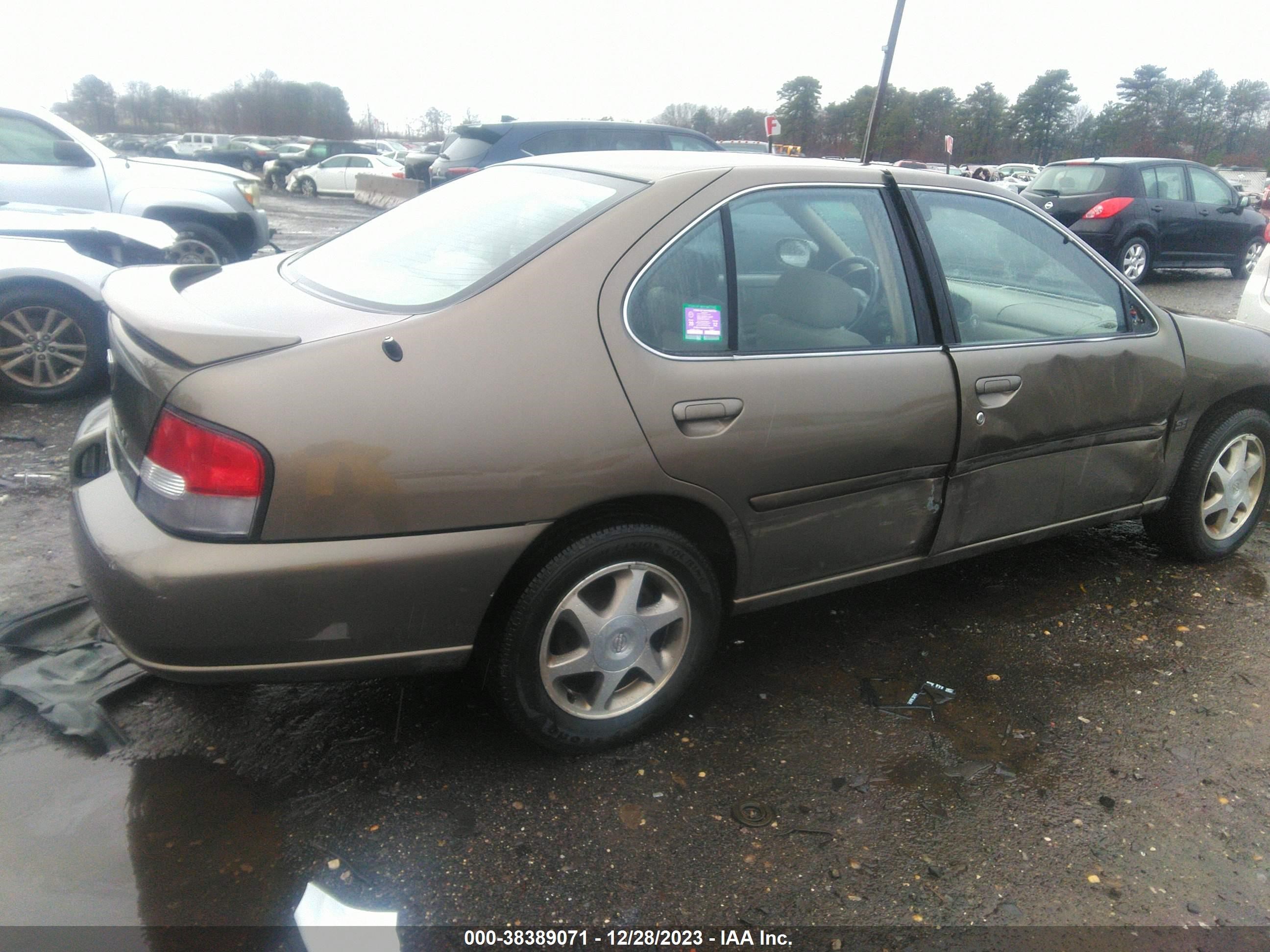 Photo 3 VIN: 1N4DL01D6XC263277 - NISSAN ALTIMA 