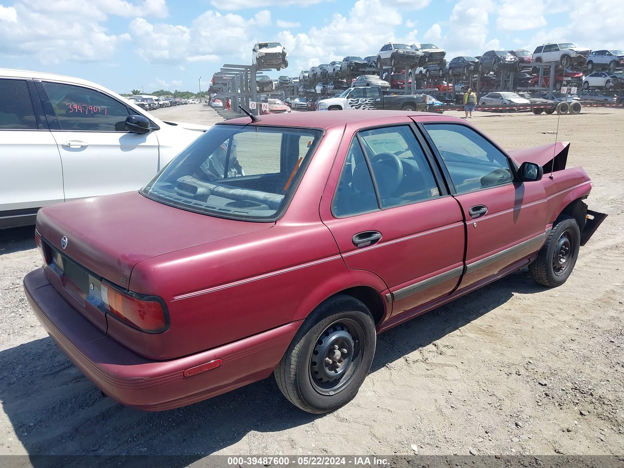 Photo 3 VIN: 1N4EB31F9RC725733 - NISSAN SENTRA 