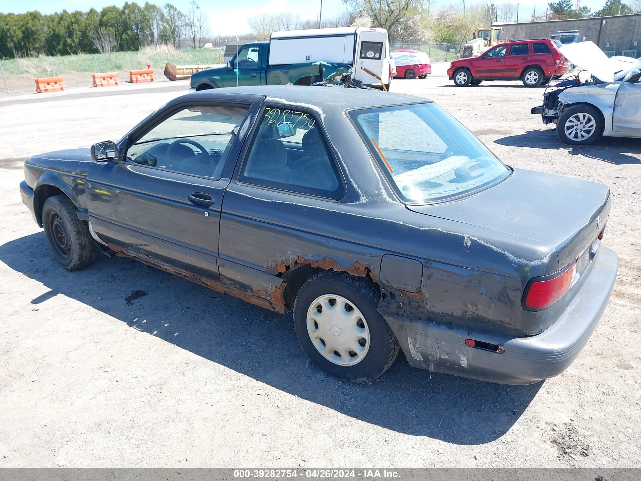 Photo 2 VIN: 1N4EB32A5PC794452 - NISSAN SENTRA 