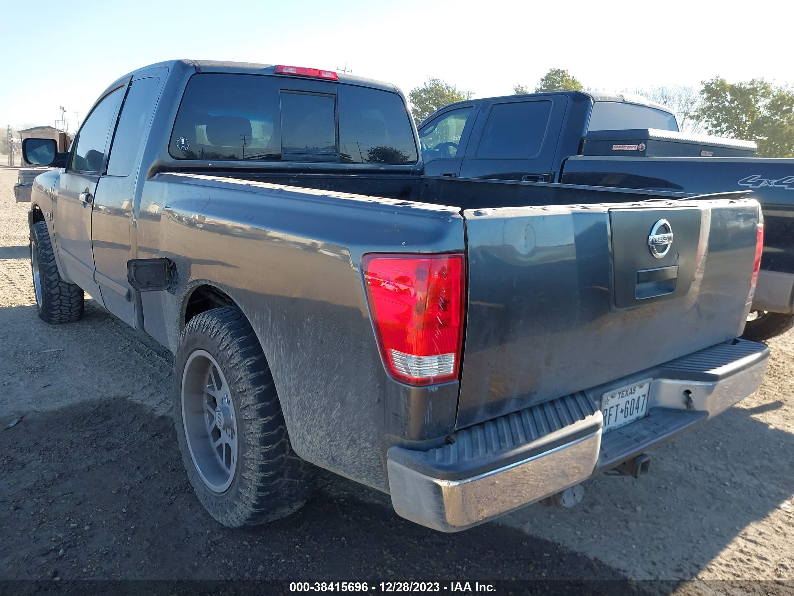 Photo 2 VIN: 1N6AA06A04N504412 - NISSAN TITAN 