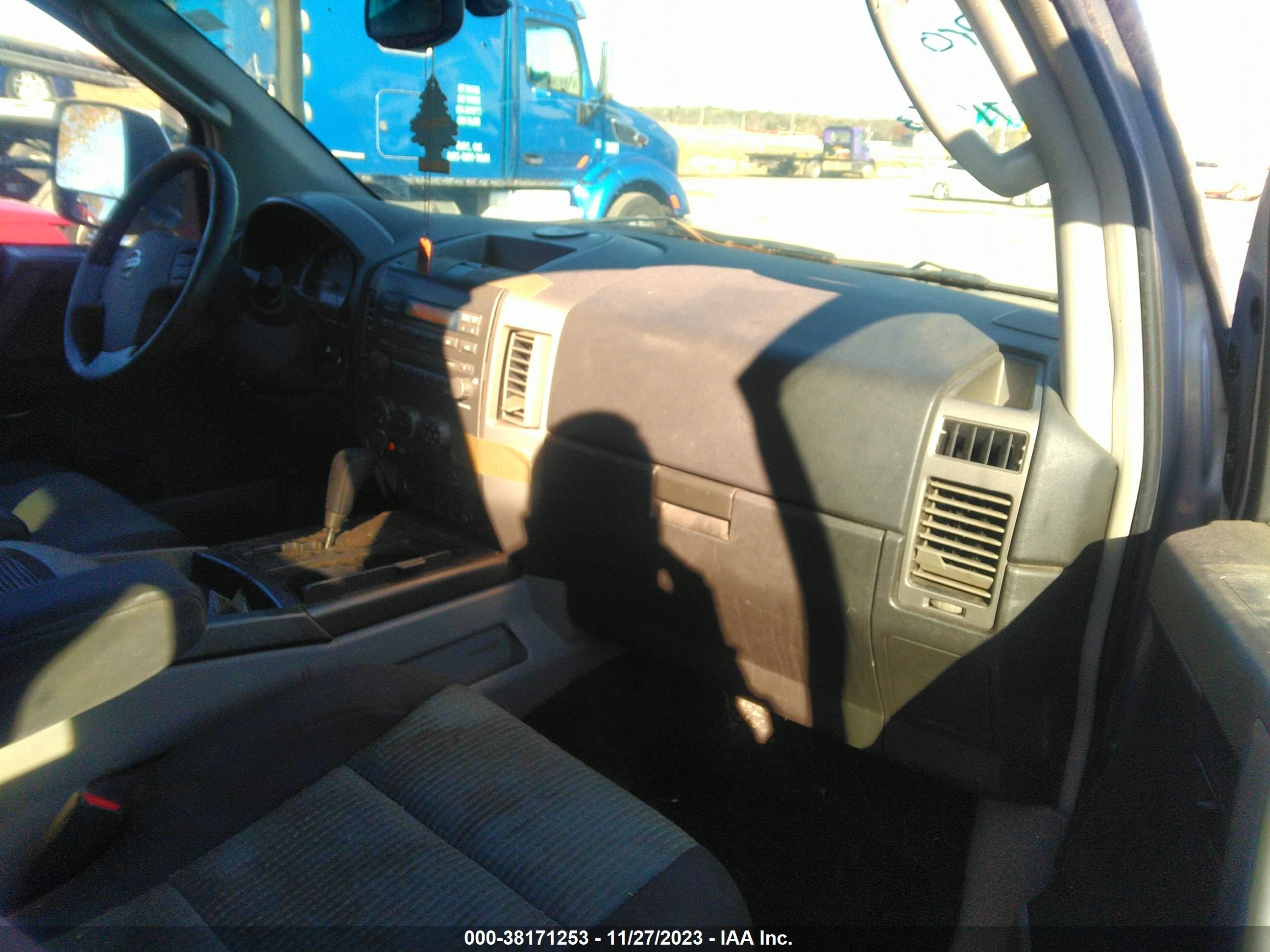 Photo 4 VIN: 1N6AA06A04N537457 - NISSAN TITAN 