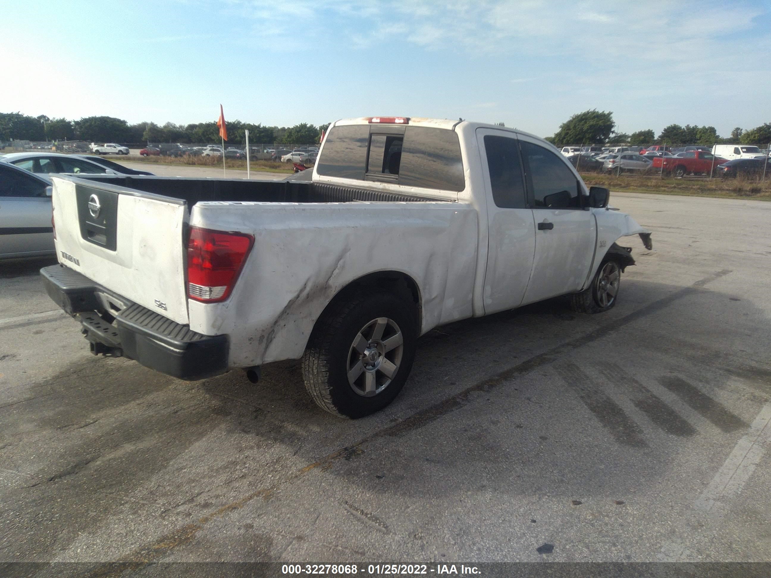 Photo 3 VIN: 1N6AA06A14N546524 - NISSAN TITAN 