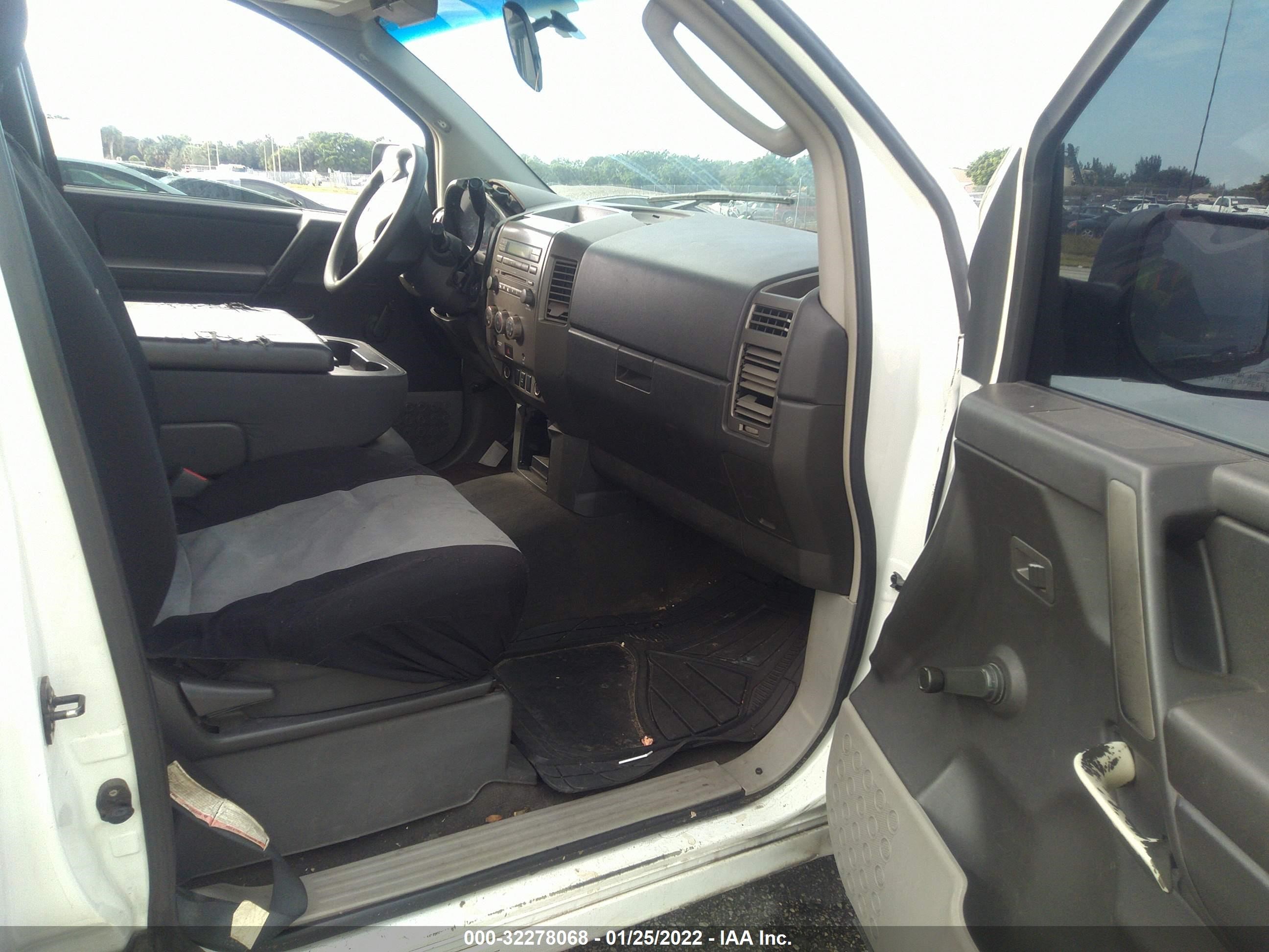 Photo 4 VIN: 1N6AA06A14N546524 - NISSAN TITAN 