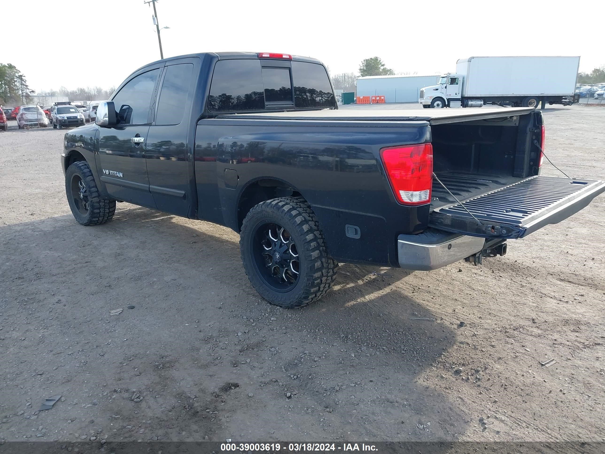 Photo 2 VIN: 1N6AA06A35N516863 - NISSAN TITAN 