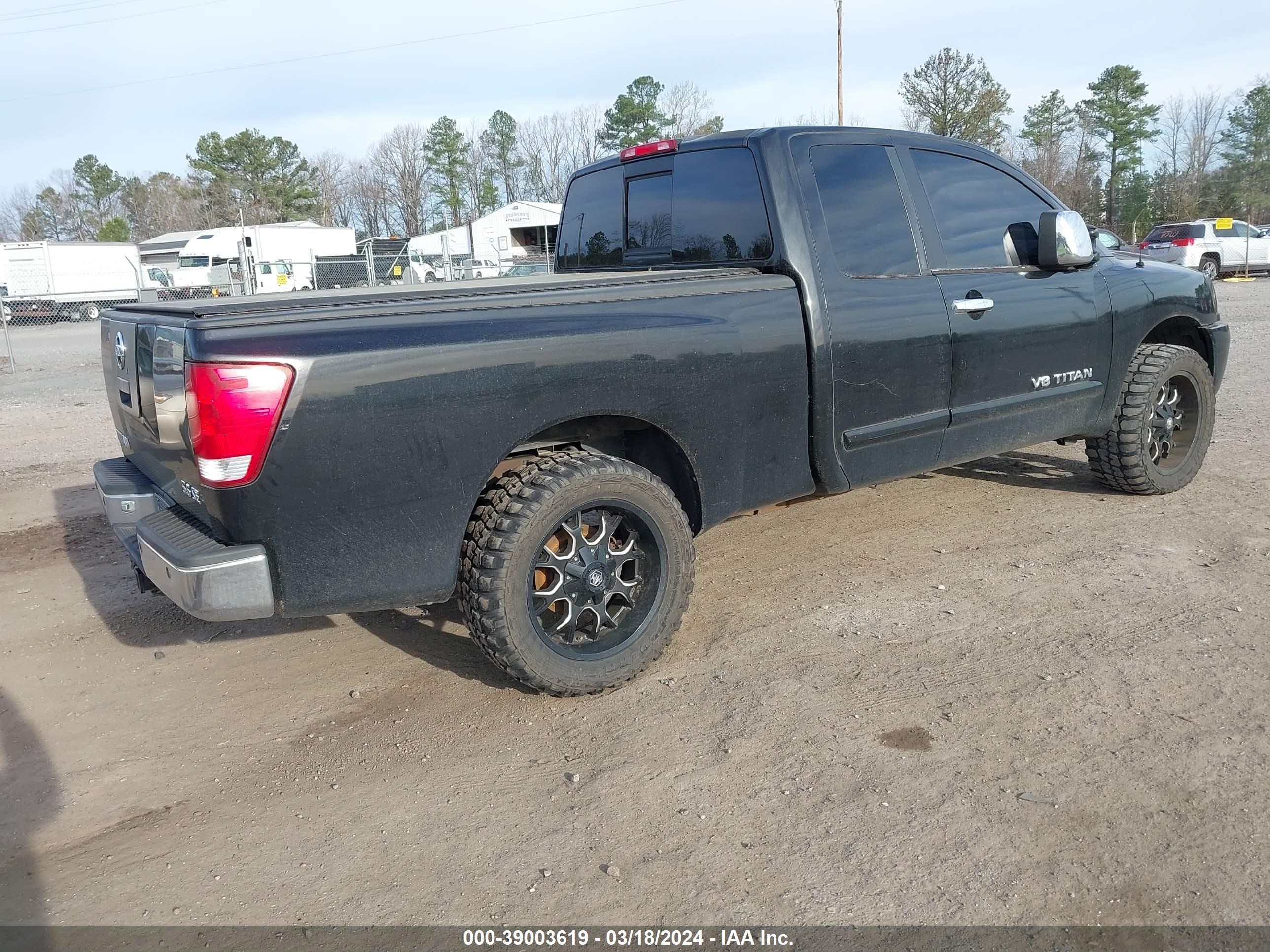 Photo 3 VIN: 1N6AA06A35N516863 - NISSAN TITAN 