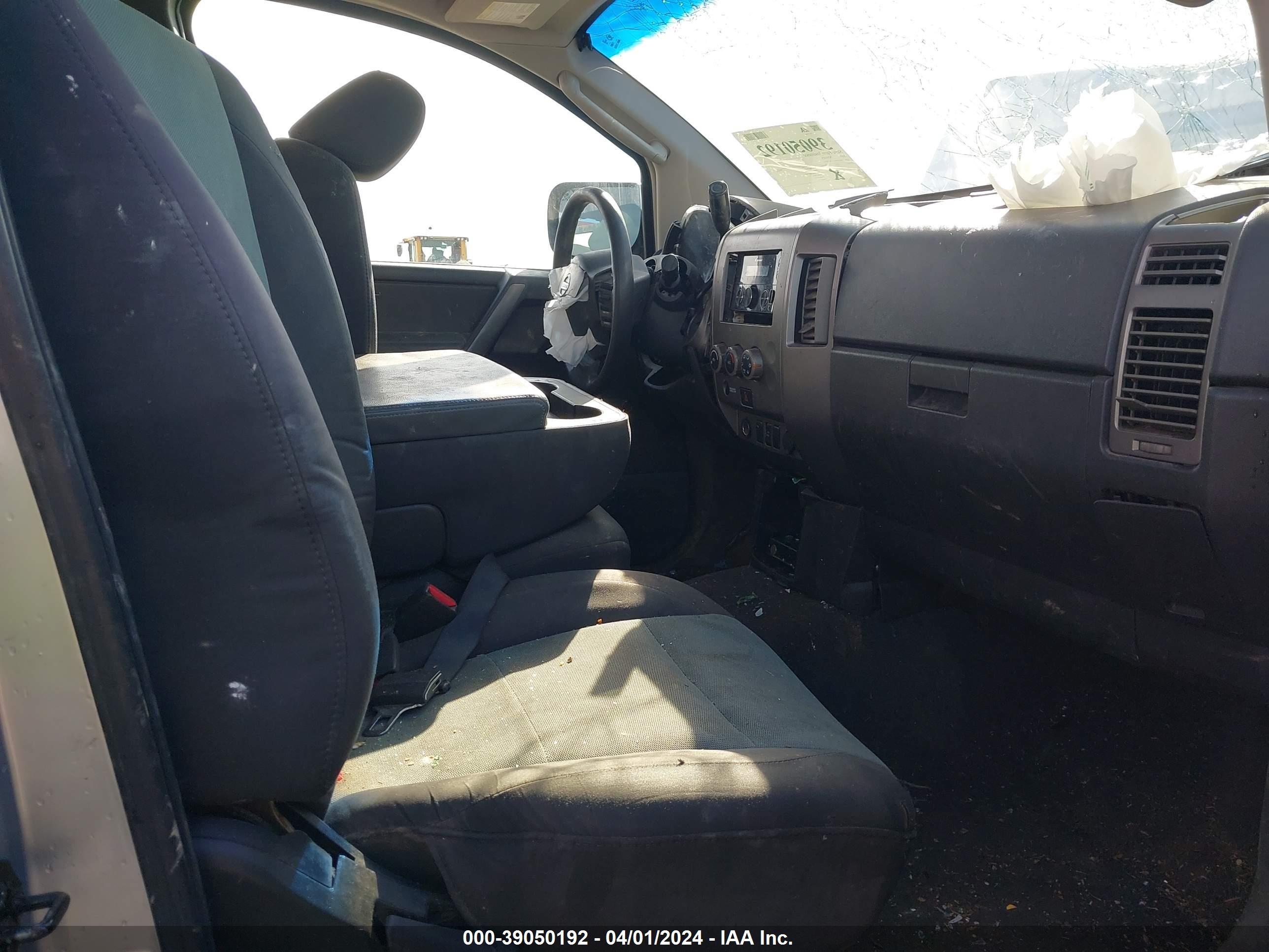 Photo 4 VIN: 1N6AA06A85N524232 - NISSAN TITAN 