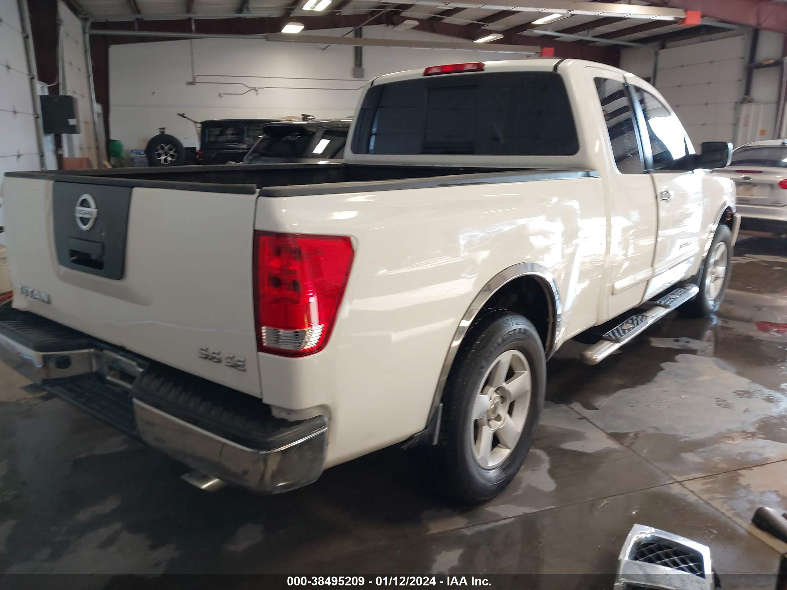 Photo 3 VIN: 1N6AA06A97N227554 - NISSAN TITAN 