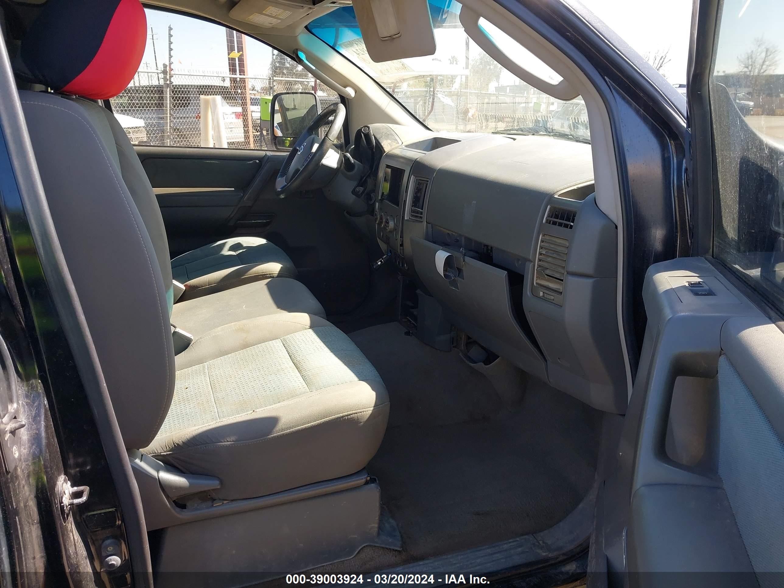 Photo 4 VIN: 1N6AA06AX5N547141 - NISSAN TITAN 