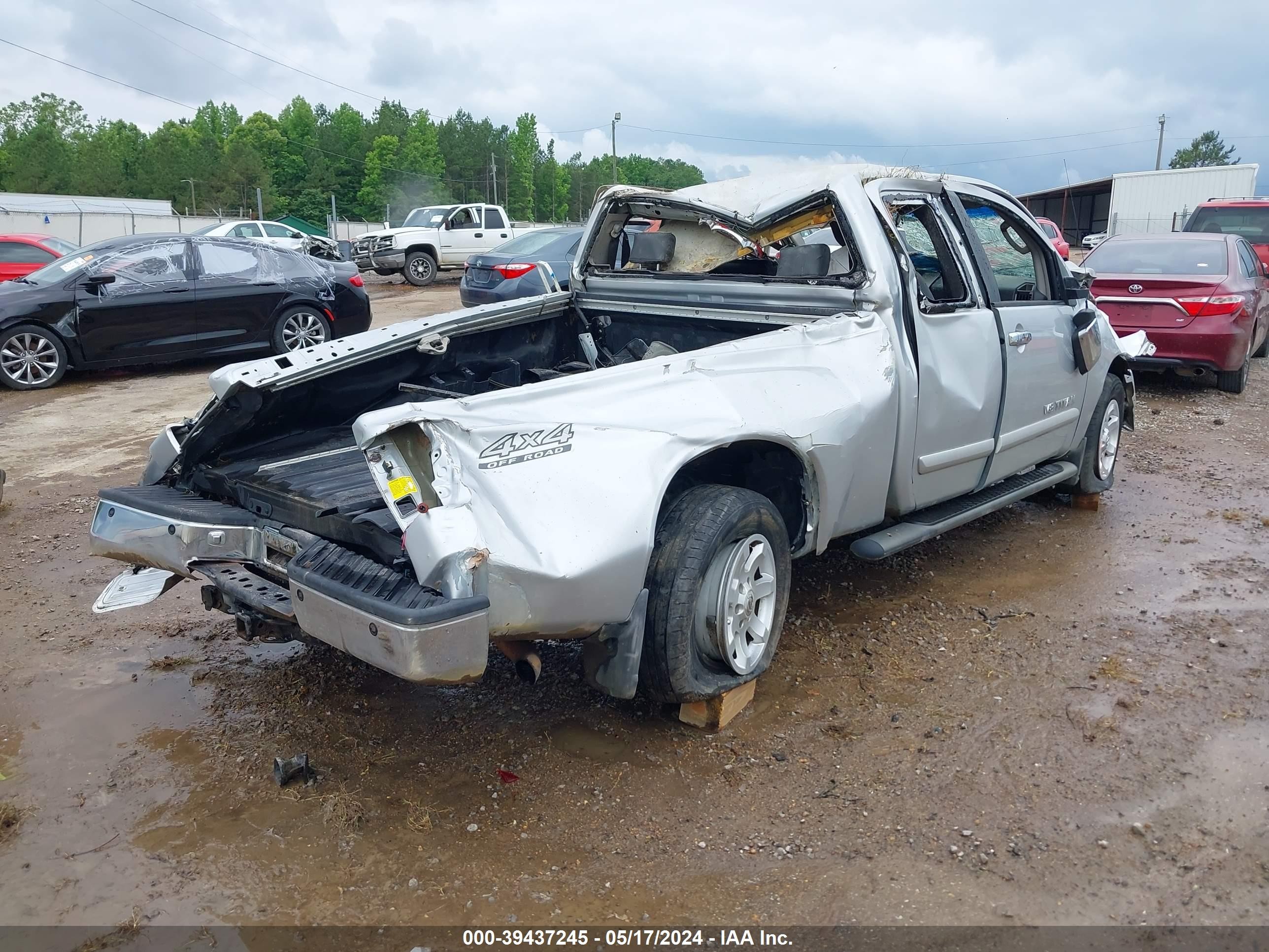 Photo 3 VIN: 1N6AA06B15N505126 - NISSAN TITAN 