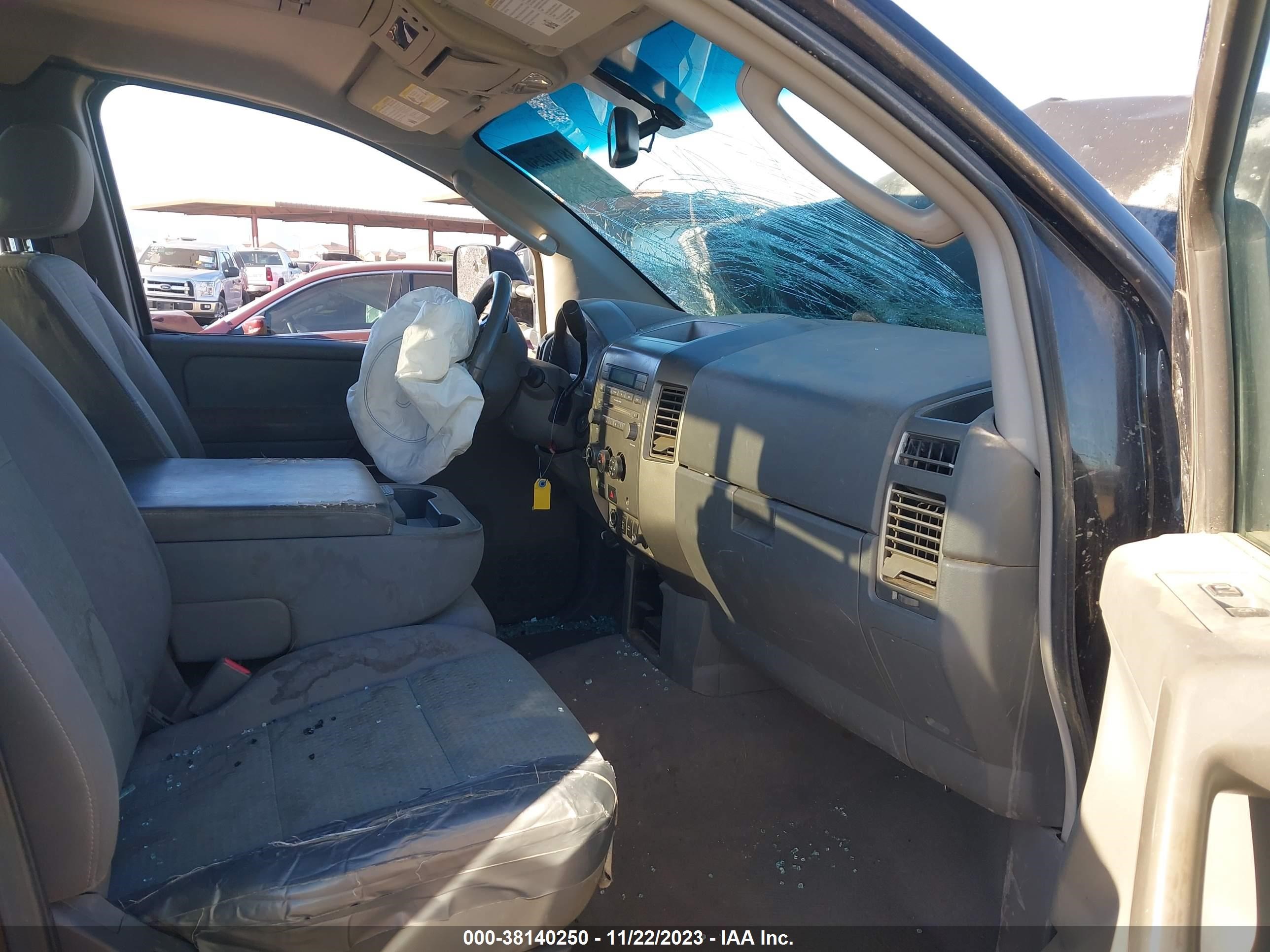 Photo 4 VIN: 1N6AA06B66N570877 - NISSAN TITAN 