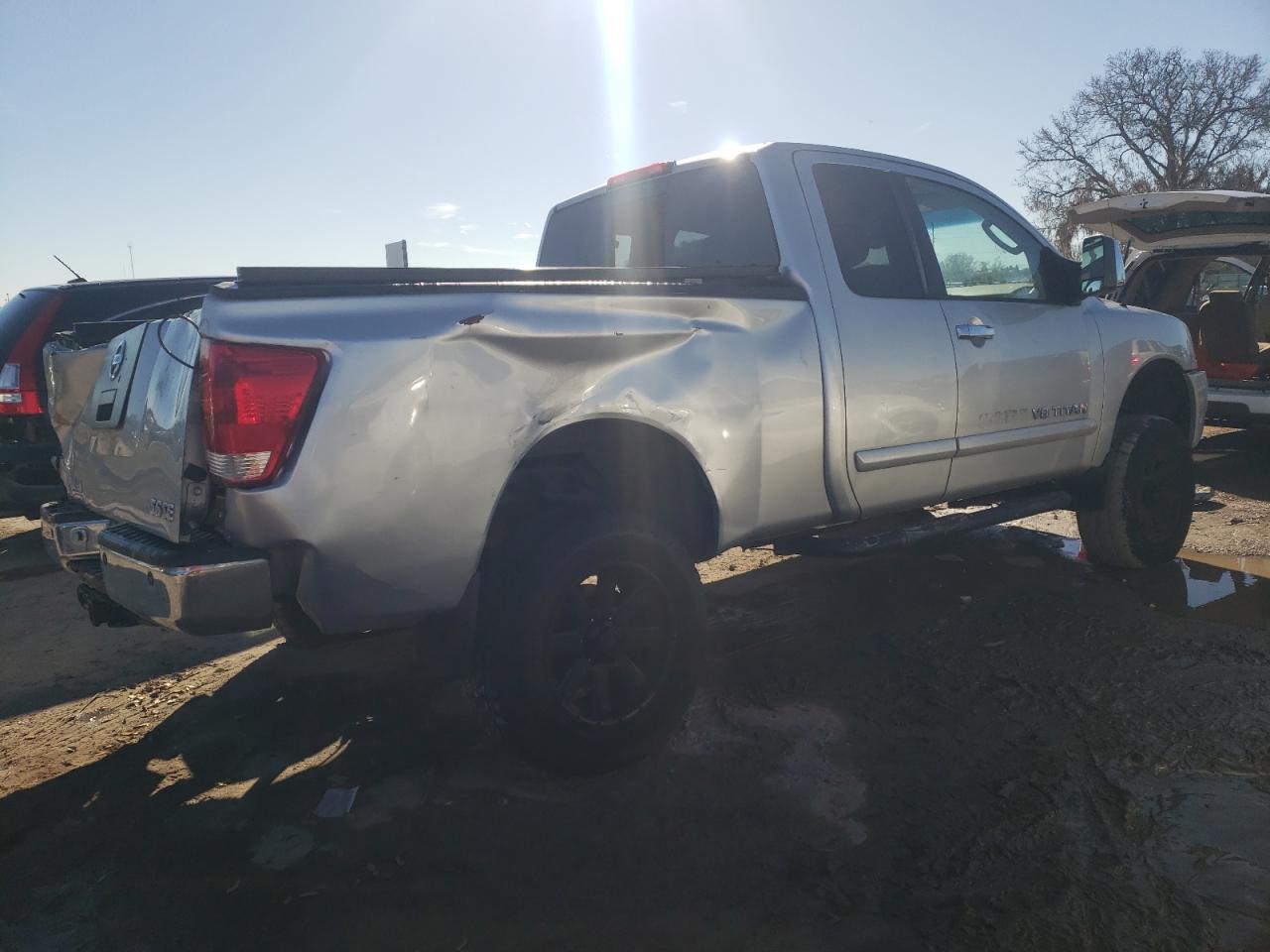 Photo 2 VIN: 1N6AA06B85N525647 - NISSAN TITAN 