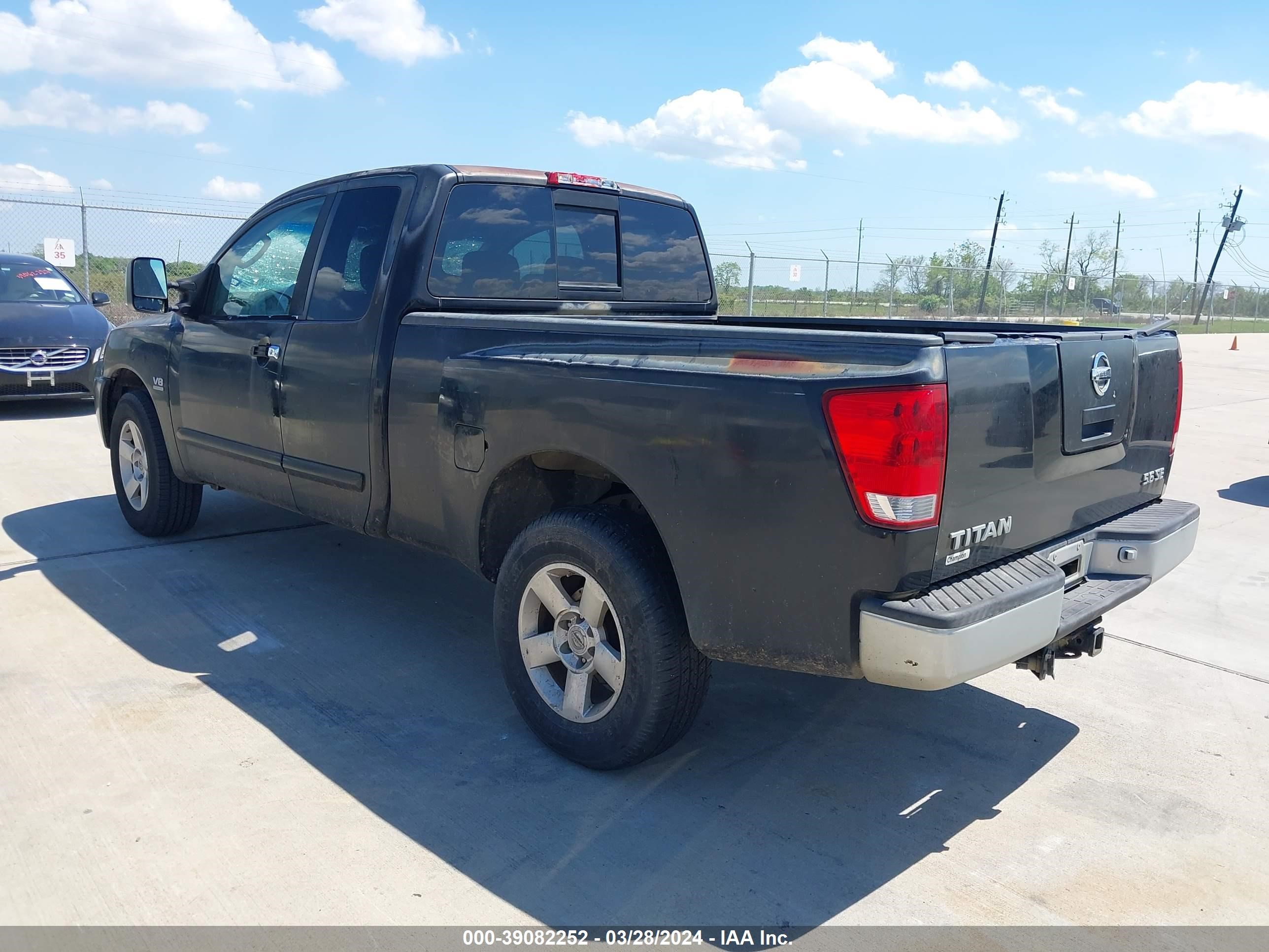 Photo 2 VIN: 1N6AA06BX4N538866 - NISSAN TITAN 