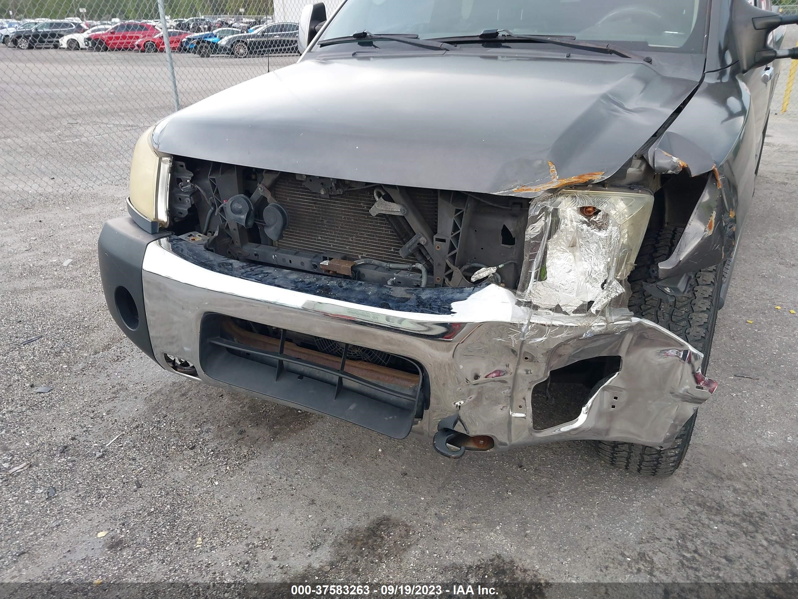 Photo 5 VIN: 1N6AA06BX4N567655 - NISSAN TITAN 