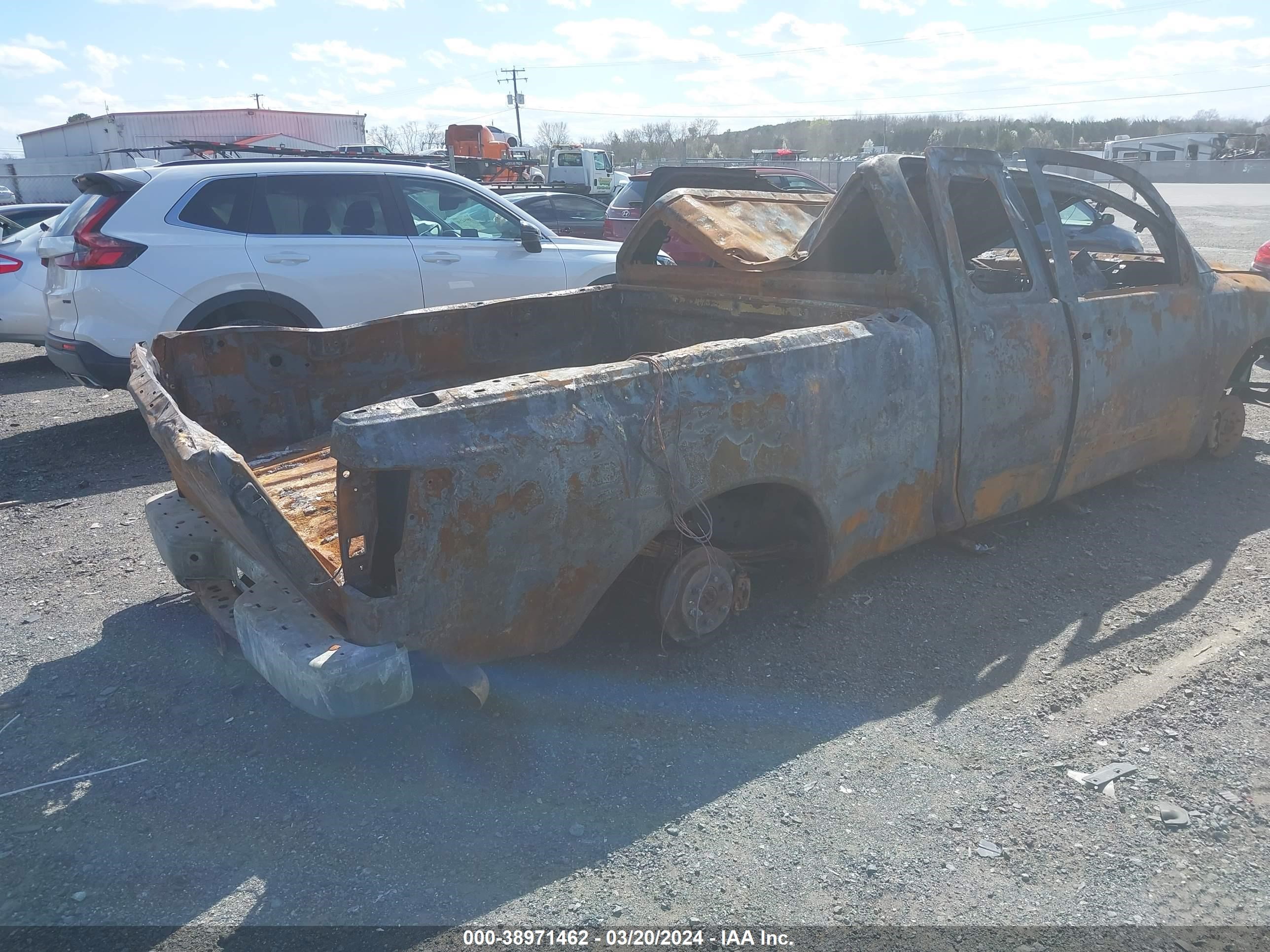 Photo 3 VIN: 1N6AA06BX4N574248 - NISSAN TITAN 