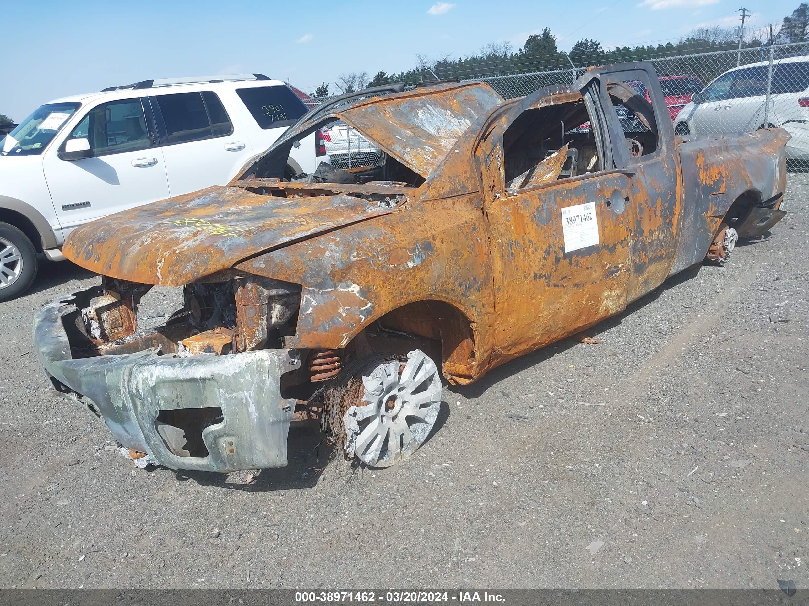 Photo 5 VIN: 1N6AA06BX4N574248 - NISSAN TITAN 