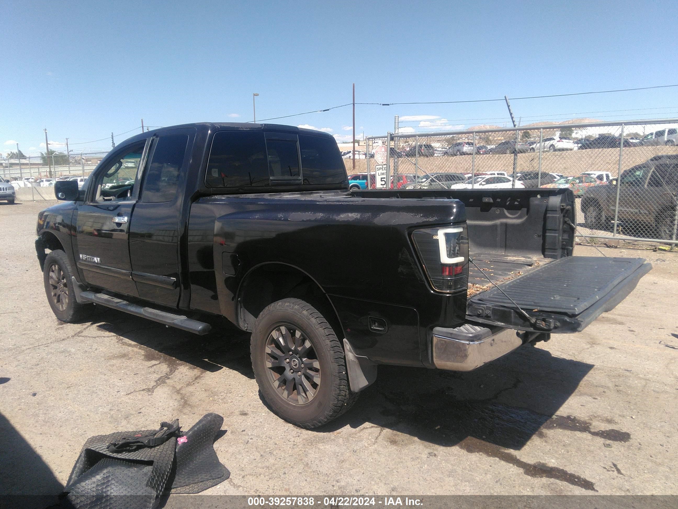 Photo 2 VIN: 1N6AA06BX5N572307 - NISSAN TITAN 