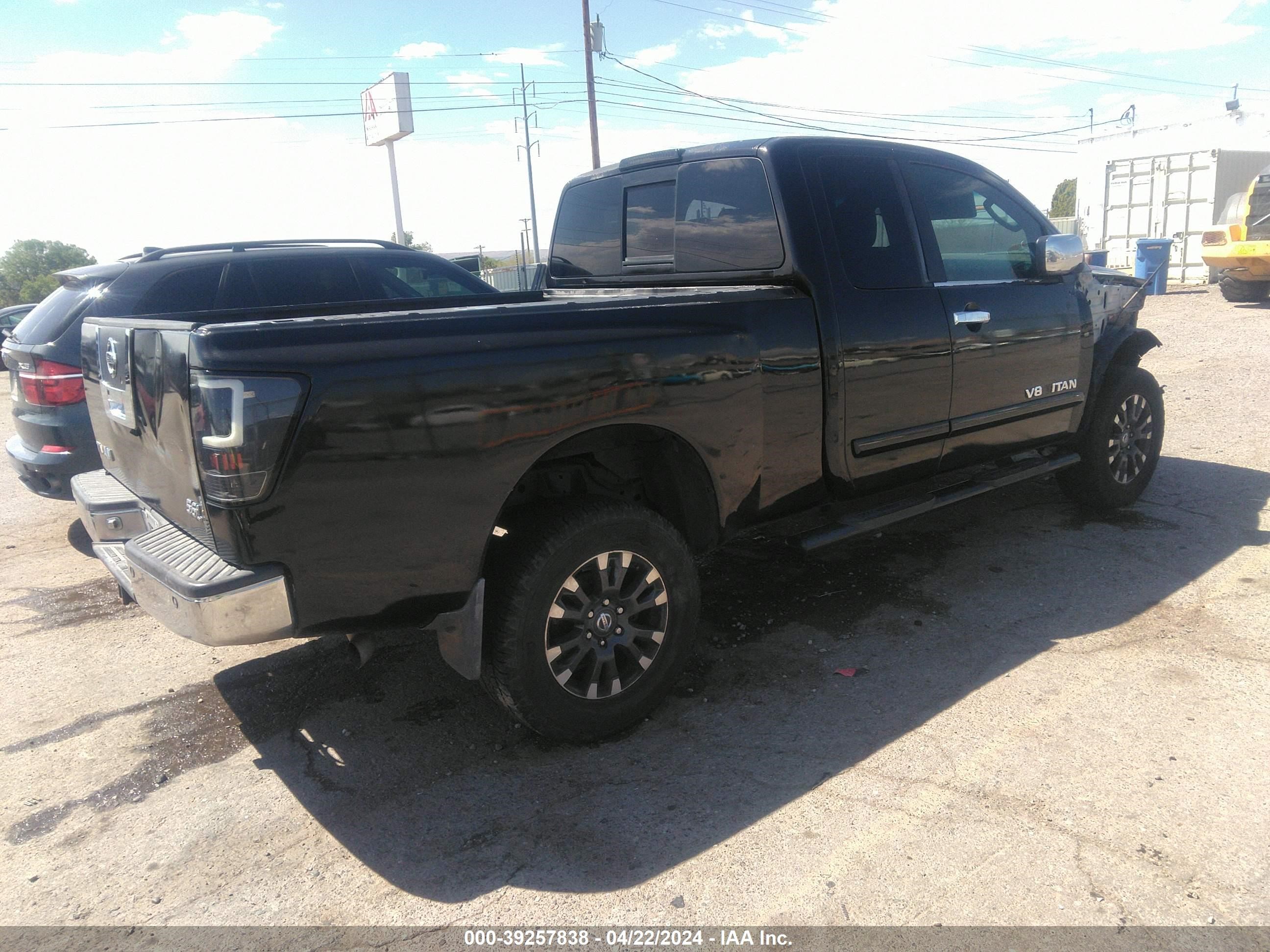 Photo 3 VIN: 1N6AA06BX5N572307 - NISSAN TITAN 