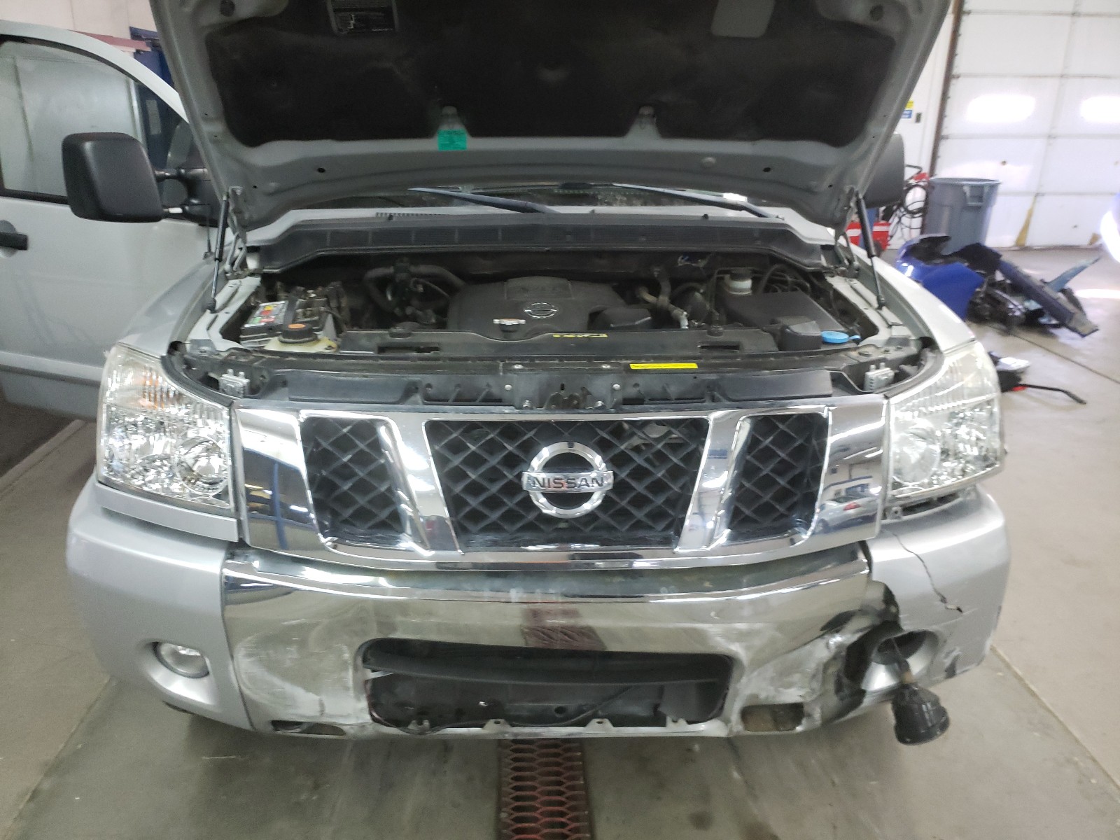 Photo 6 VIN: 1N6AA06C88N352239 - NISSAN TITAN XE 