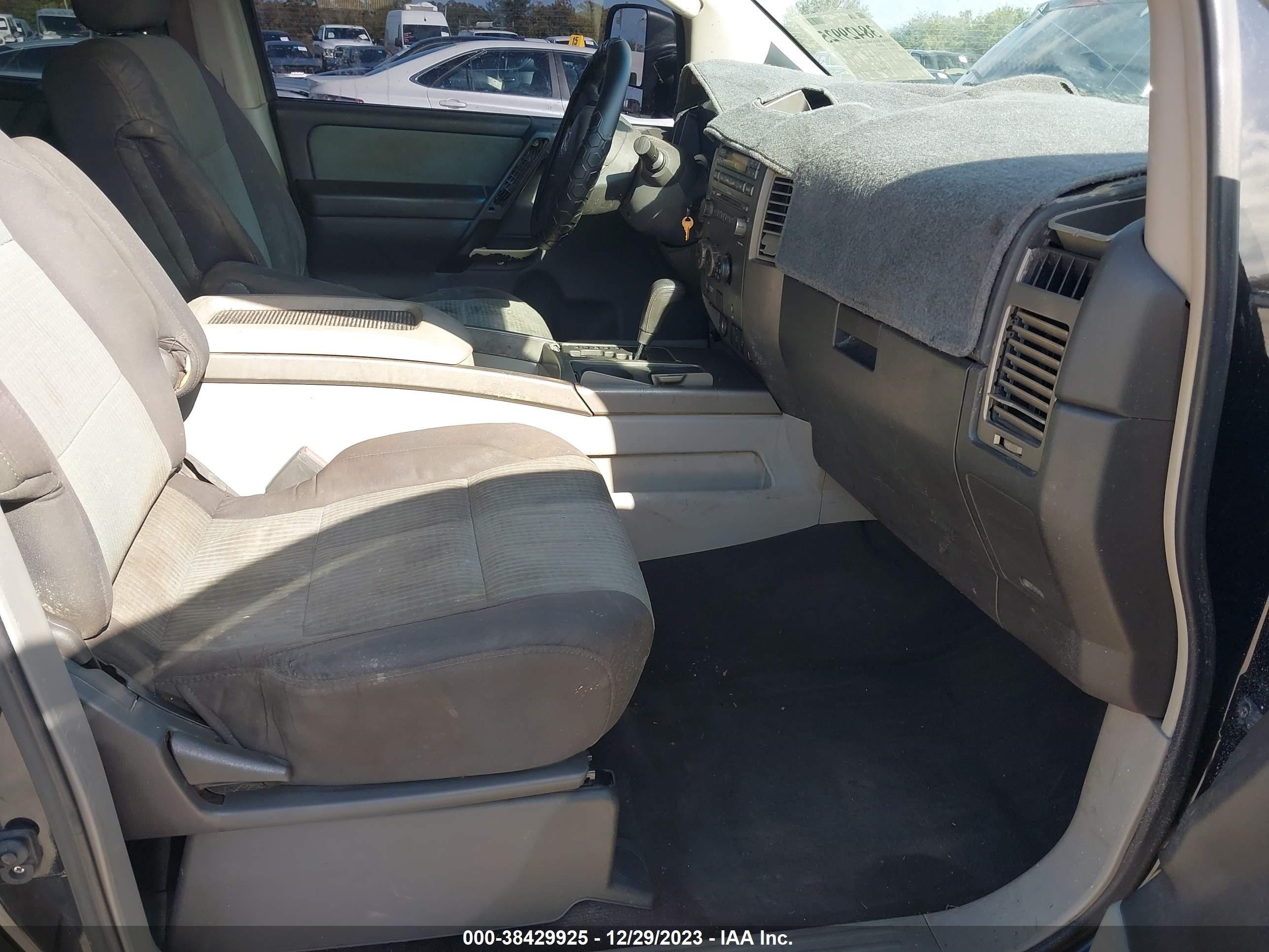 Photo 4 VIN: 1N6AA07A04N531611 - NISSAN TITAN 