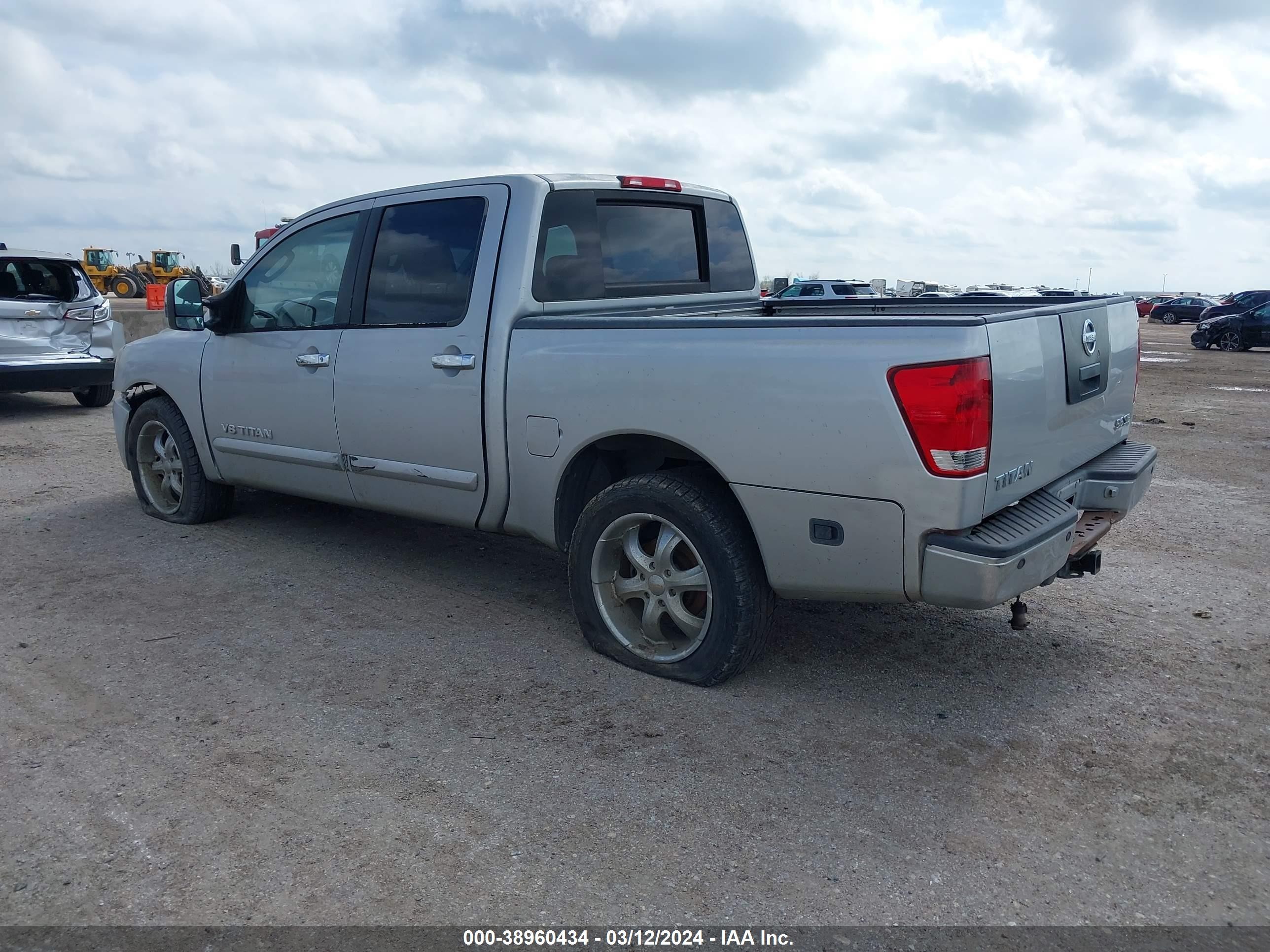 Photo 2 VIN: 1N6AA07A45N569005 - NISSAN TITAN 