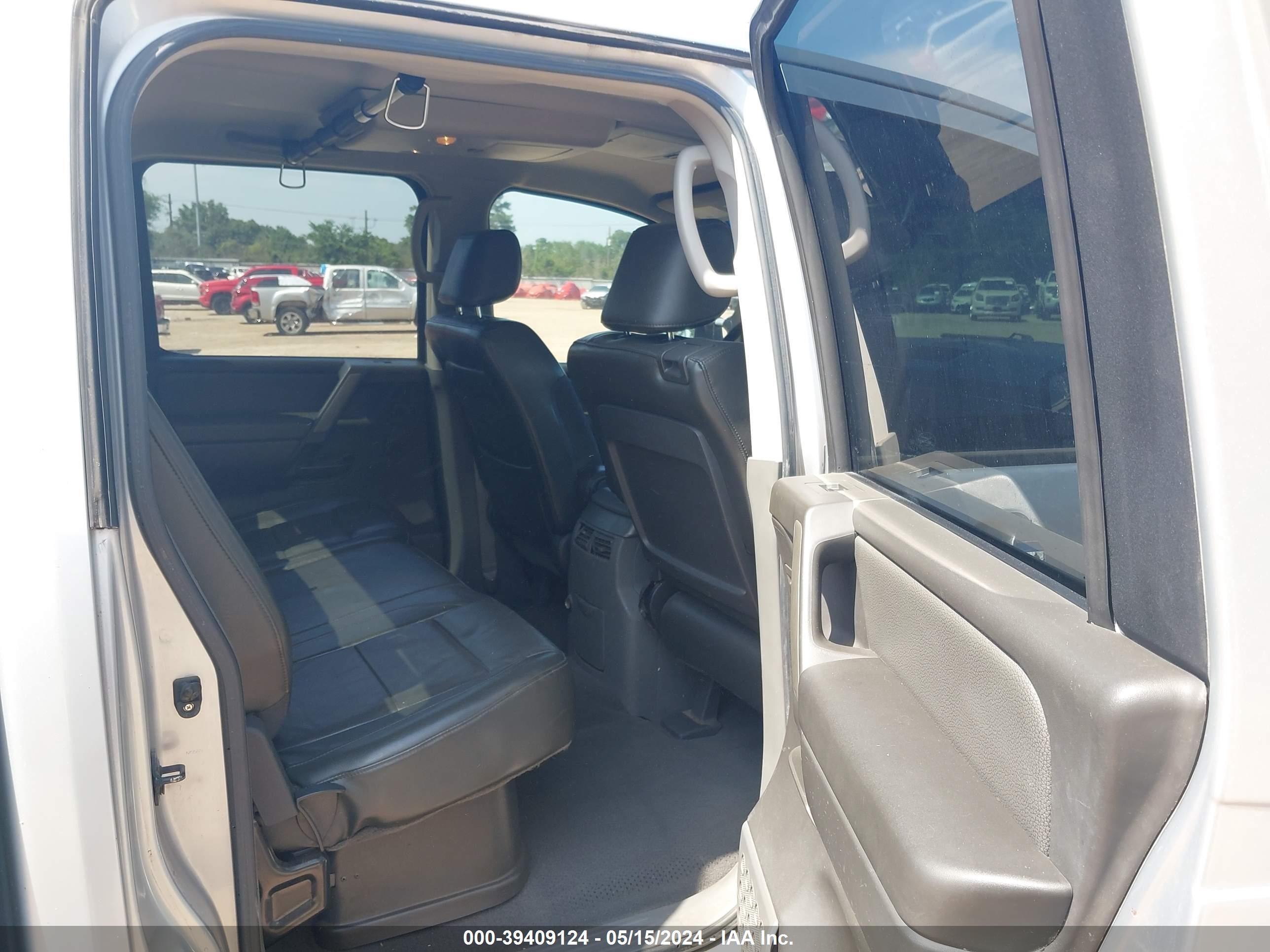 Photo 7 VIN: 1N6AA07A65N546955 - NISSAN TITAN 