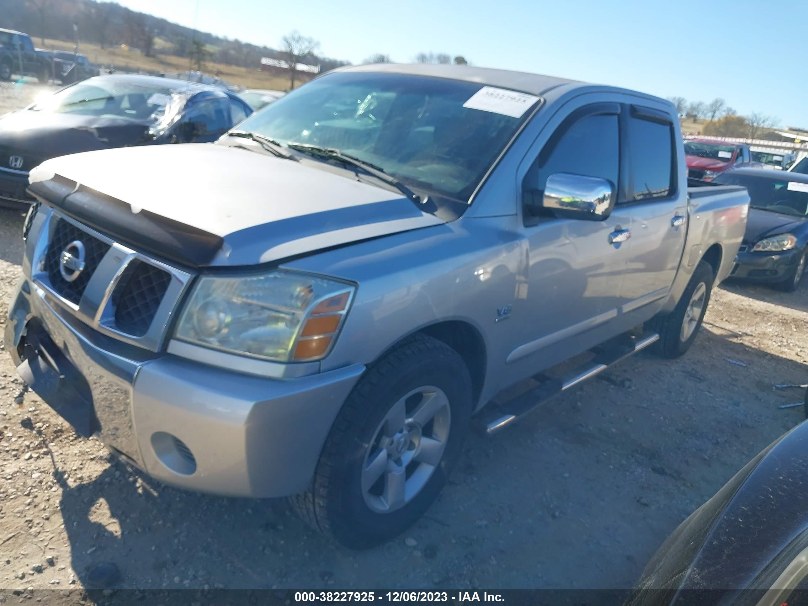 Photo 1 VIN: 1N6AA07A74N563892 - NISSAN TITAN 