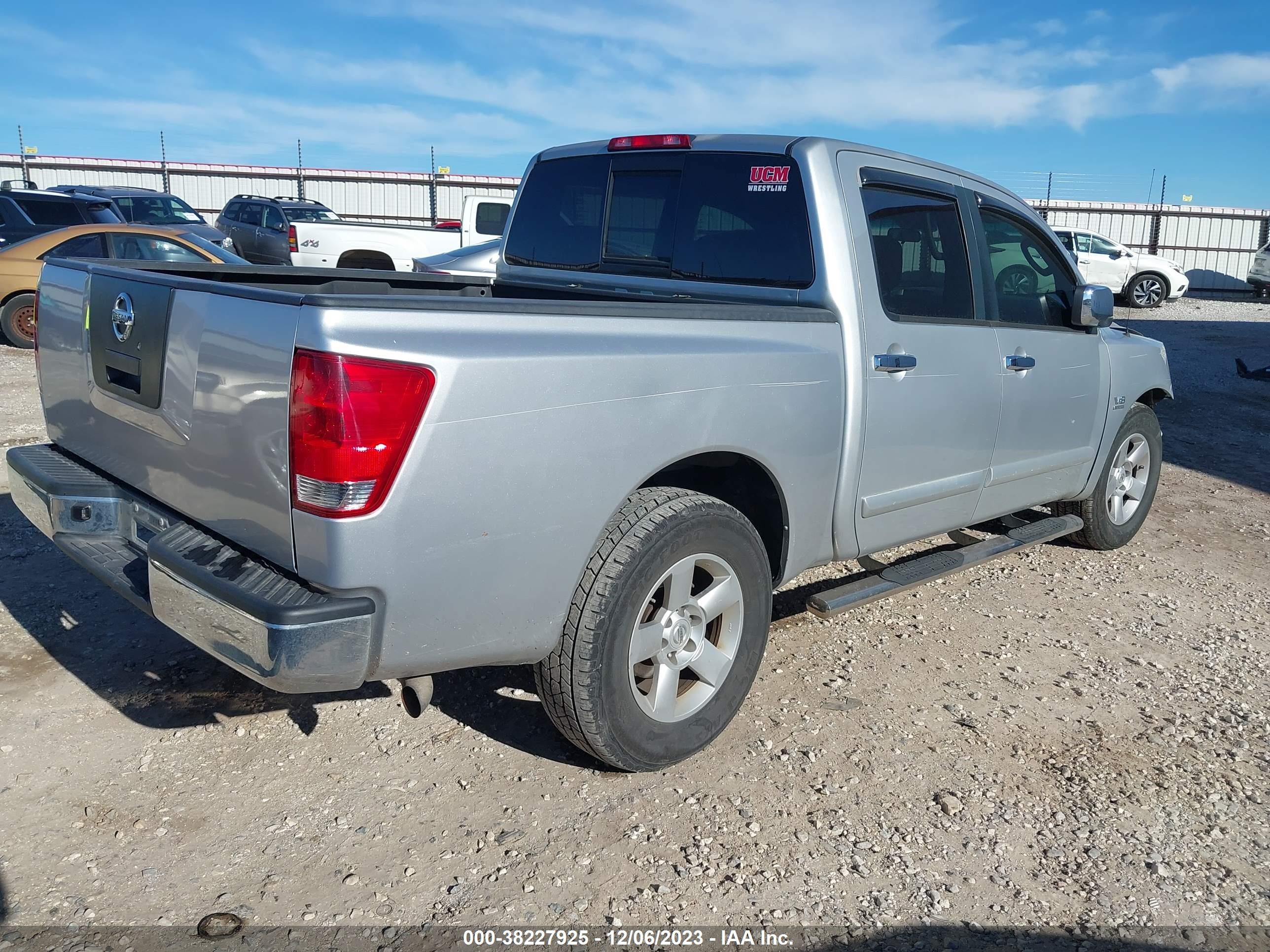 Photo 3 VIN: 1N6AA07A74N563892 - NISSAN TITAN 