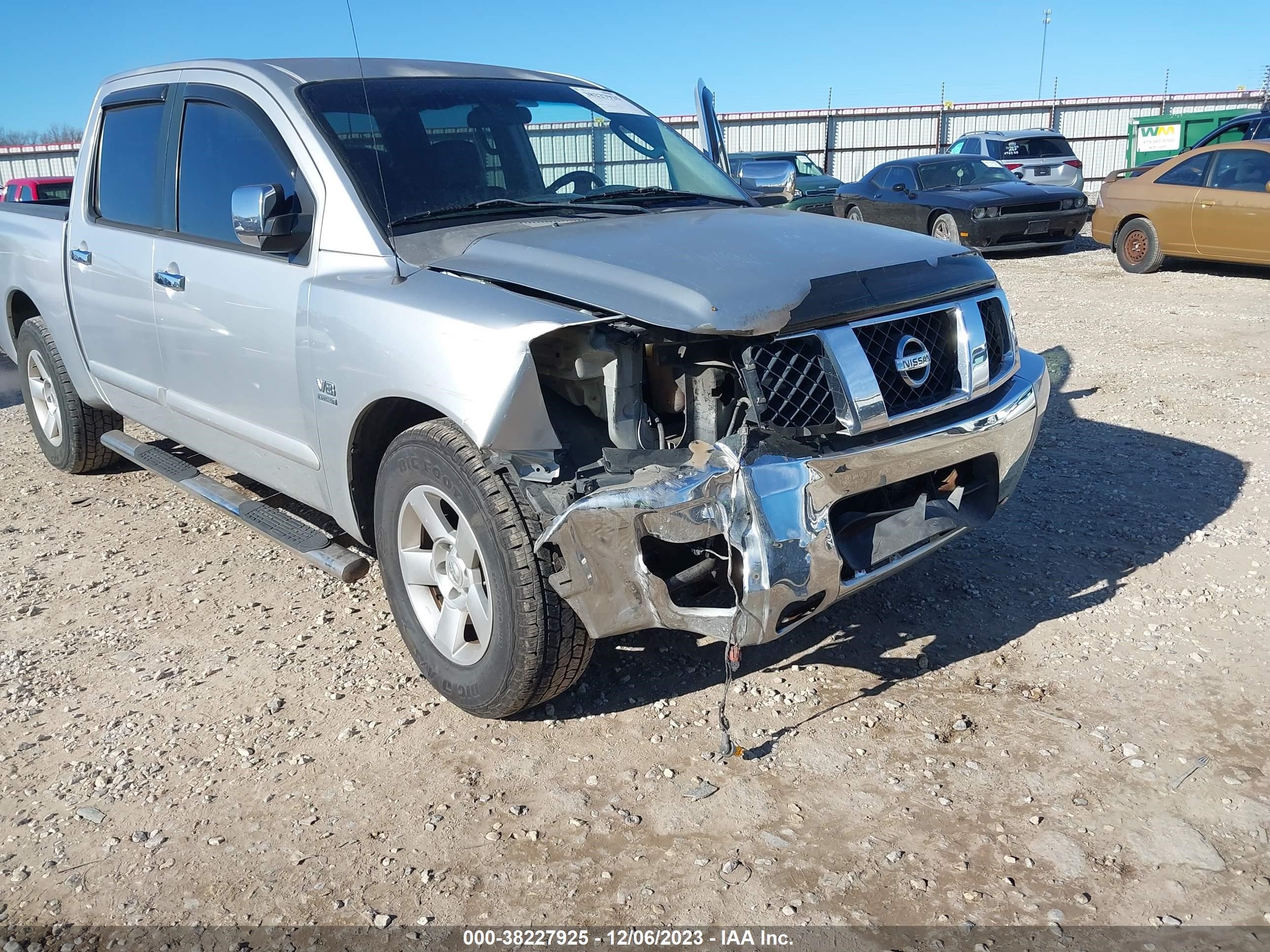 Photo 5 VIN: 1N6AA07A74N563892 - NISSAN TITAN 