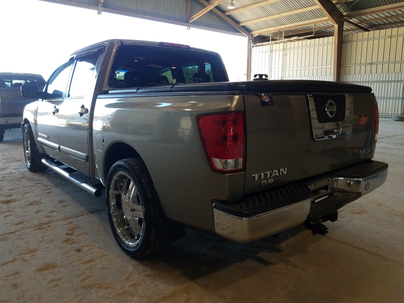 Photo 2 VIN: 1N6AA07A76N559716 - NISSAN TITAN XE 