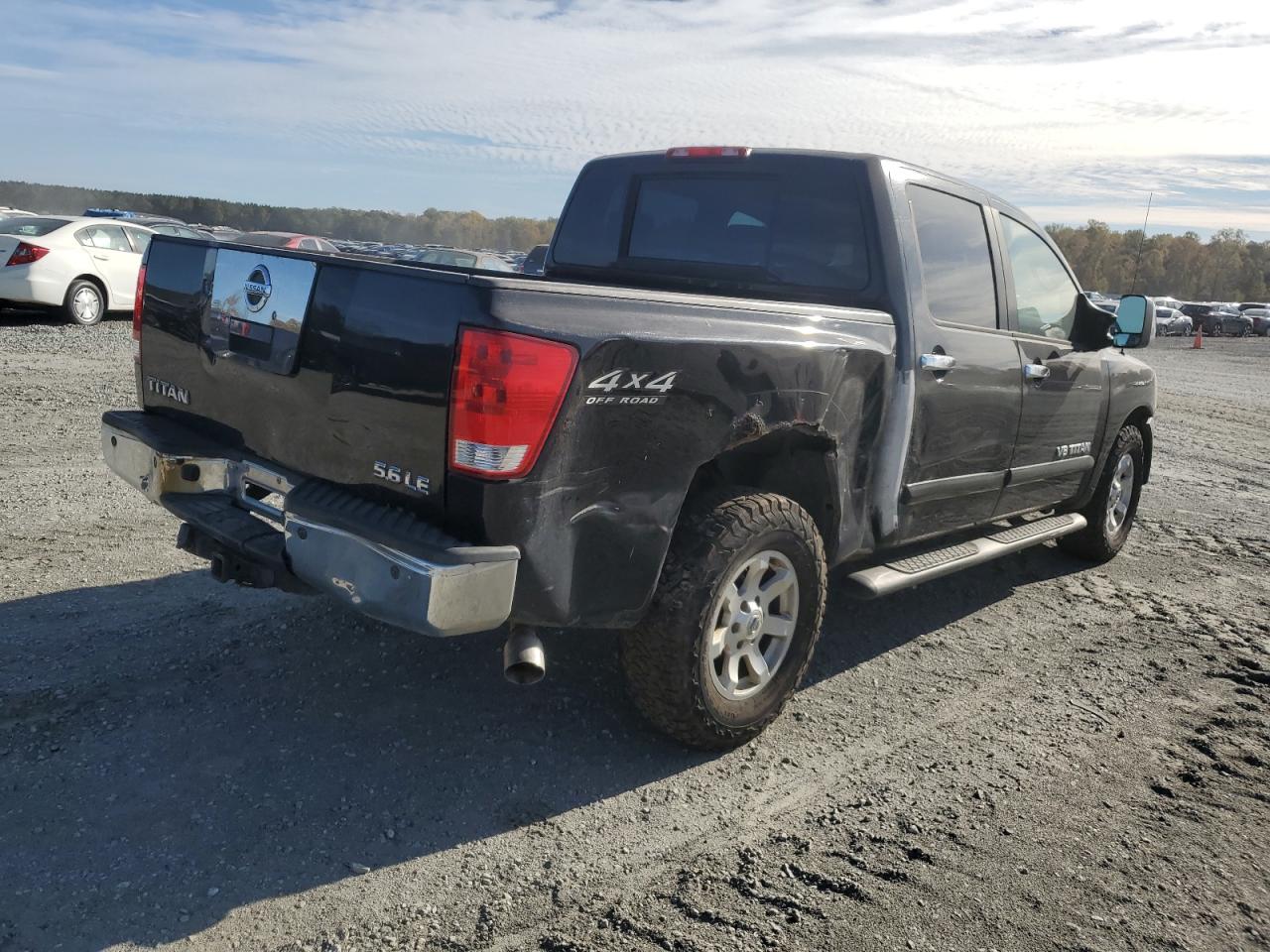 Photo 2 VIN: 1N6AA07B15N502046 - NISSAN TITAN 