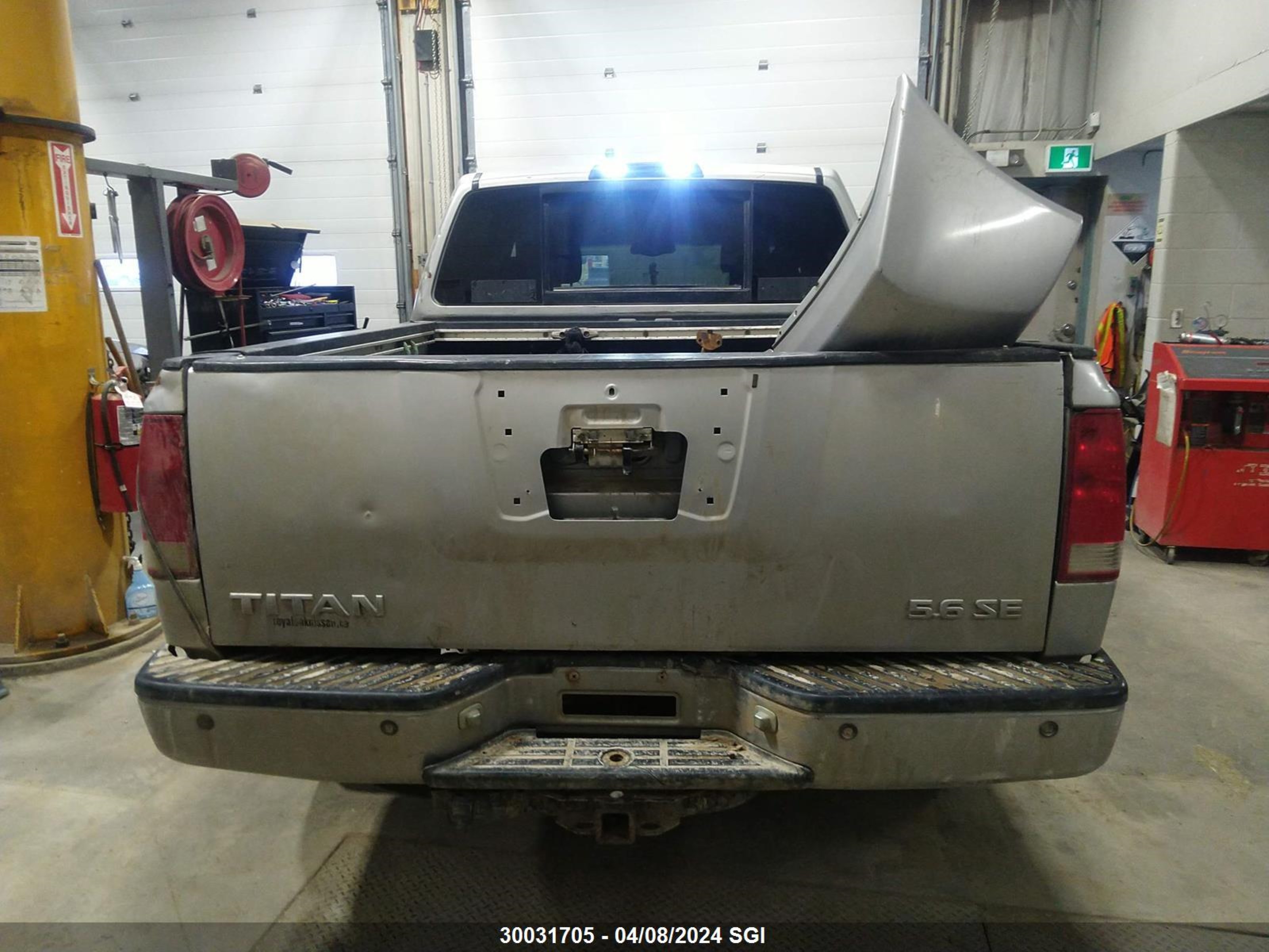 Photo 16 VIN: 1N6AA07B15N517503 - NISSAN TITAN 