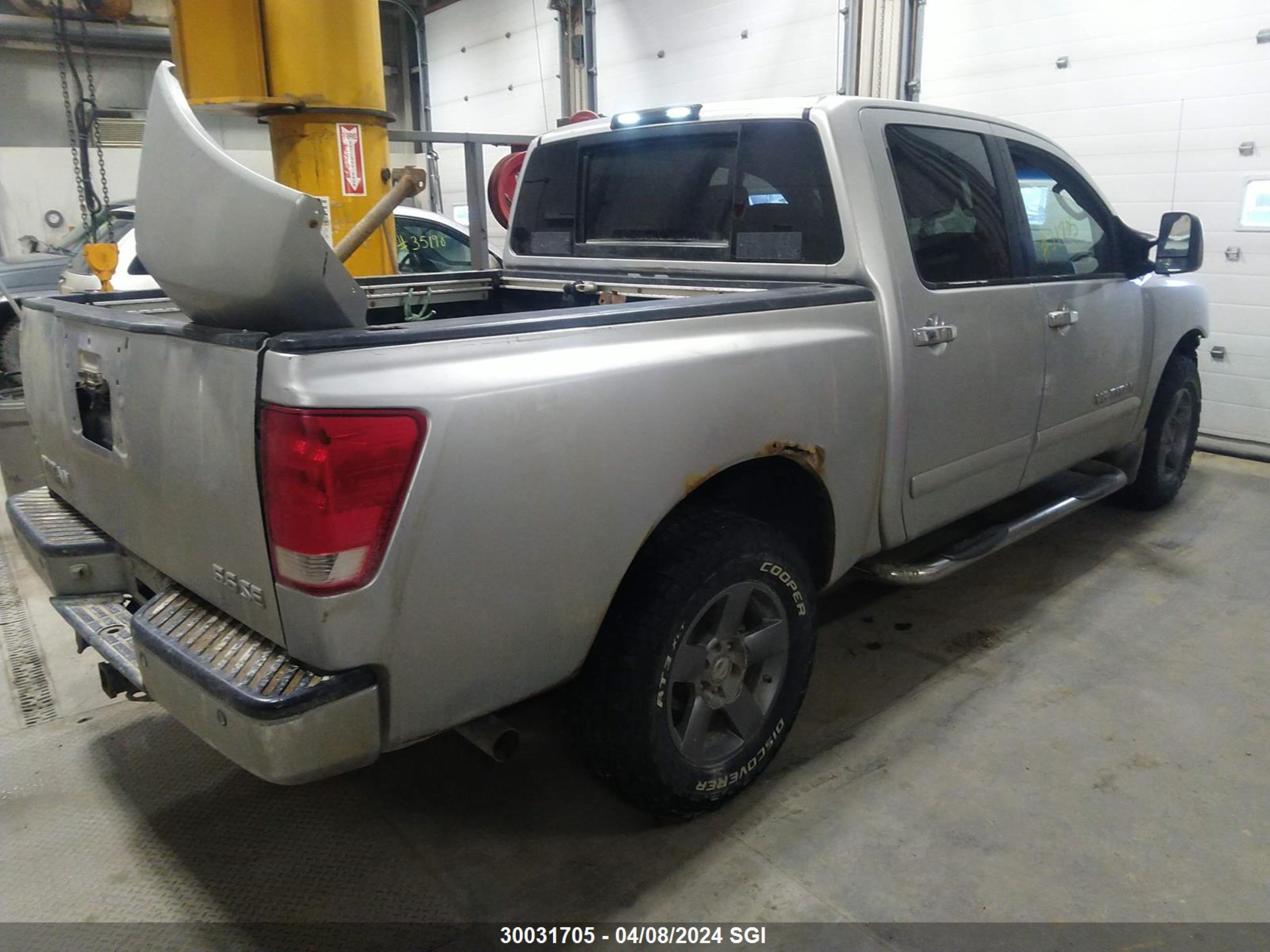 Photo 3 VIN: 1N6AA07B15N517503 - NISSAN TITAN 