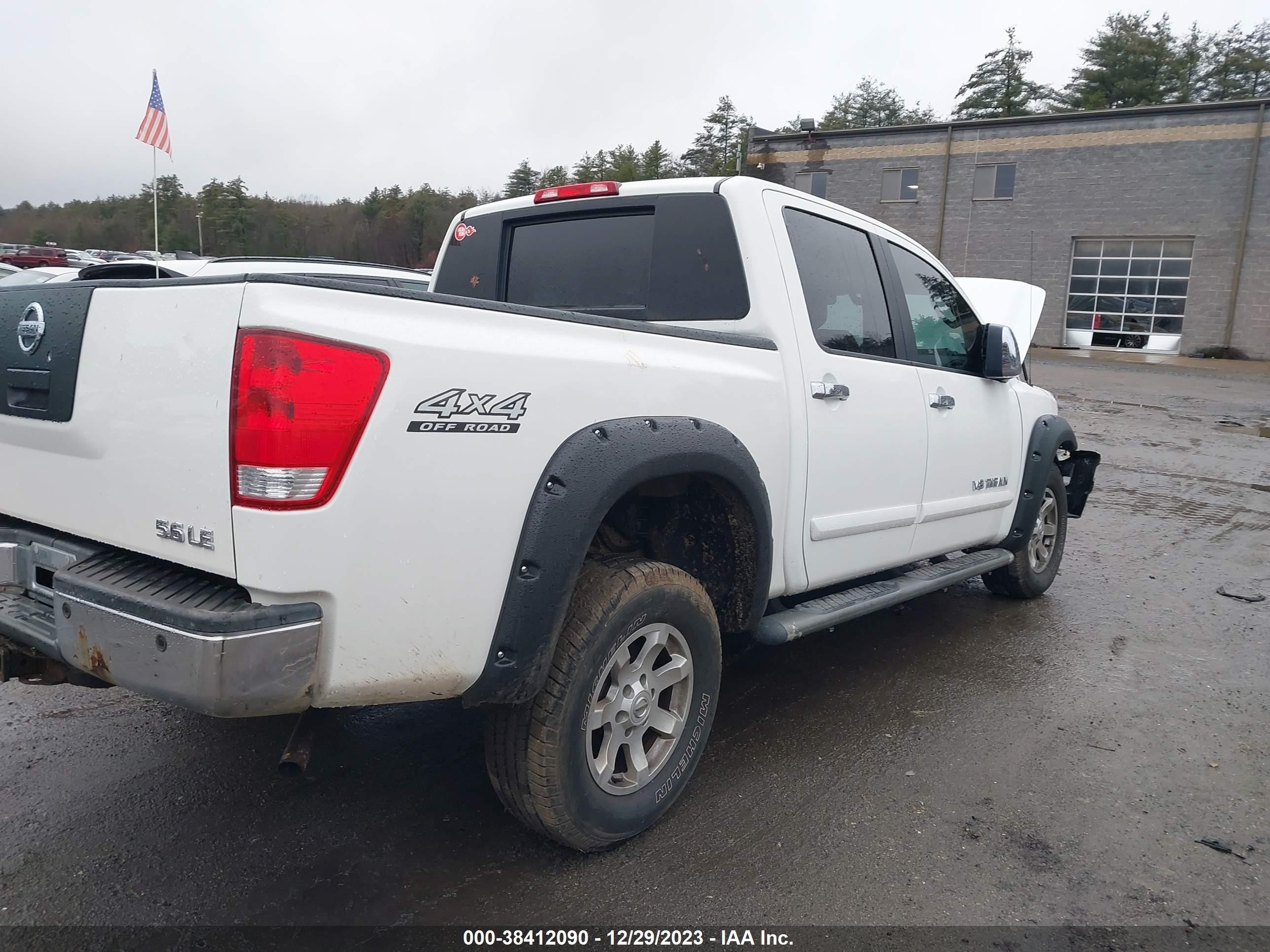 Photo 3 VIN: 1N6AA07B55N551332 - NISSAN TITAN 