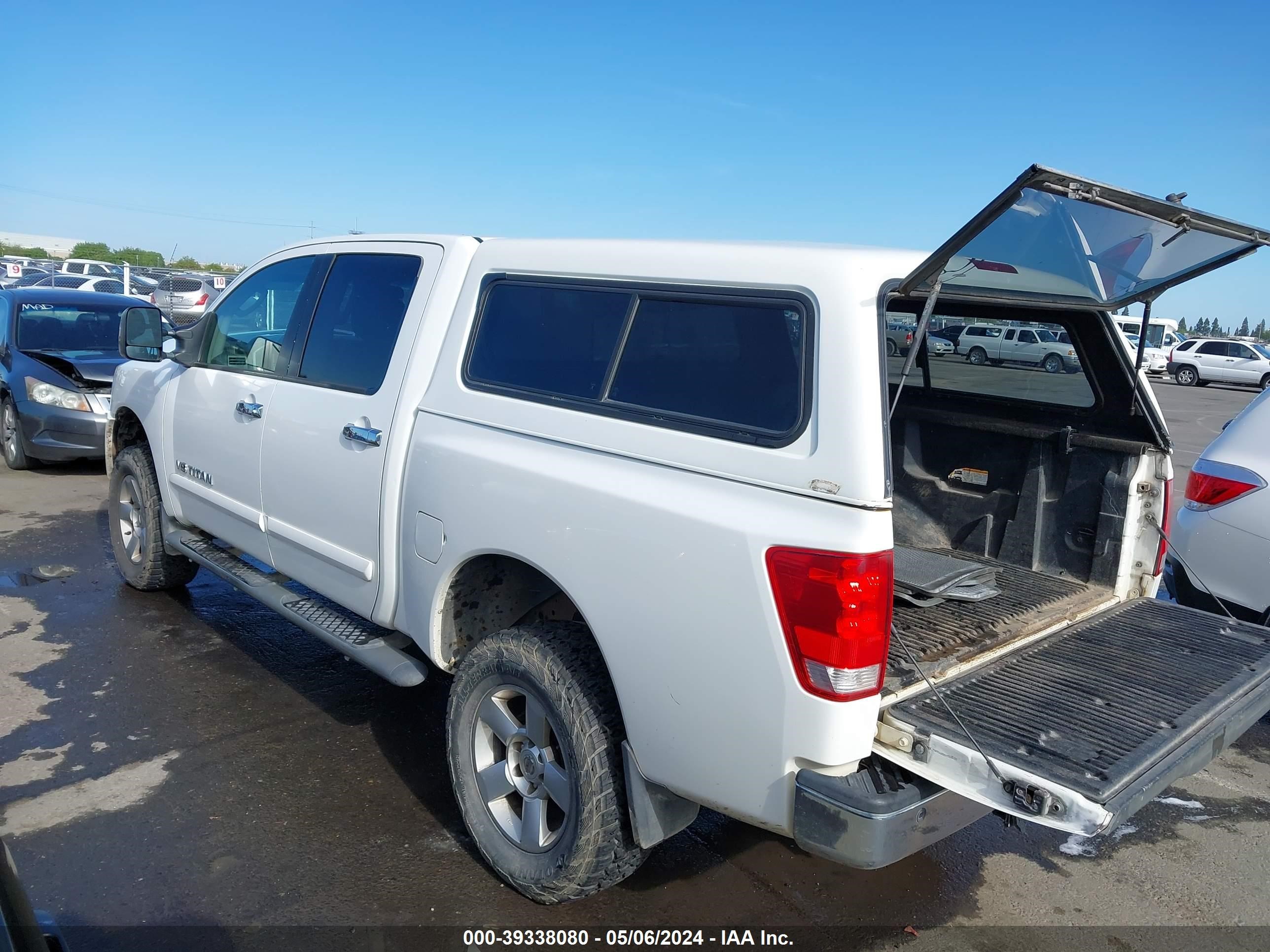 Photo 2 VIN: 1N6AA07B65N566011 - NISSAN TITAN 