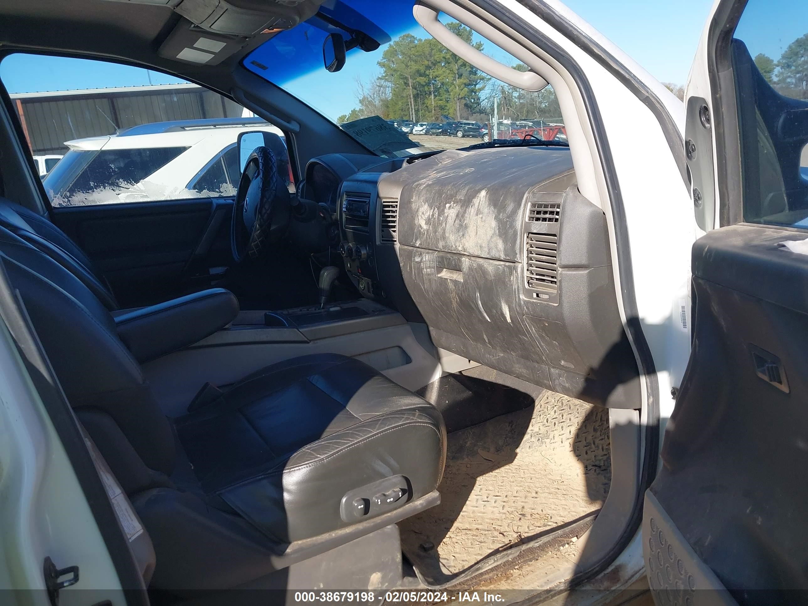 Photo 4 VIN: 1N6AA07B84N529338 - NISSAN TITAN 