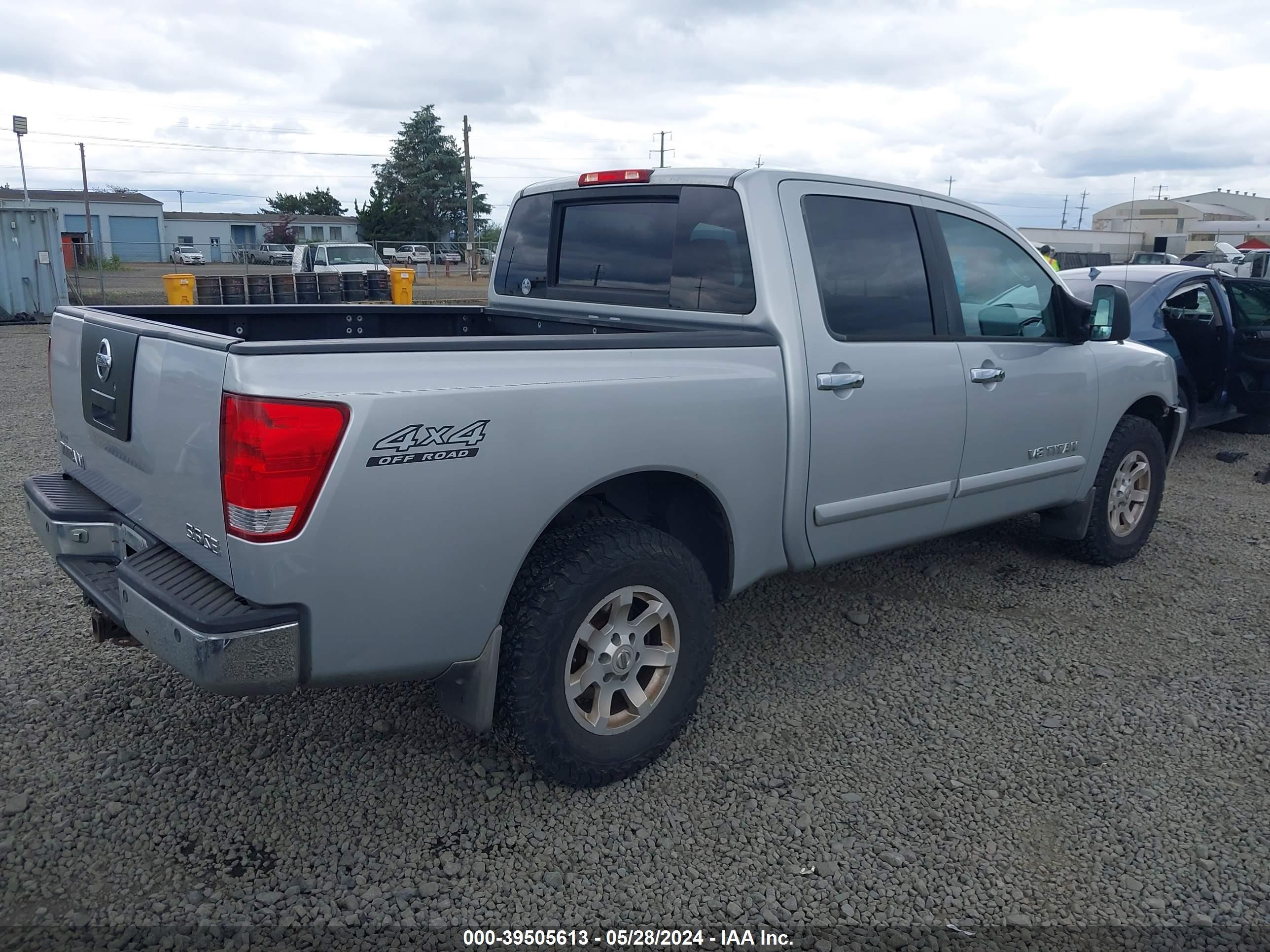 Photo 3 VIN: 1N6AA07B86N528337 - NISSAN TITAN 