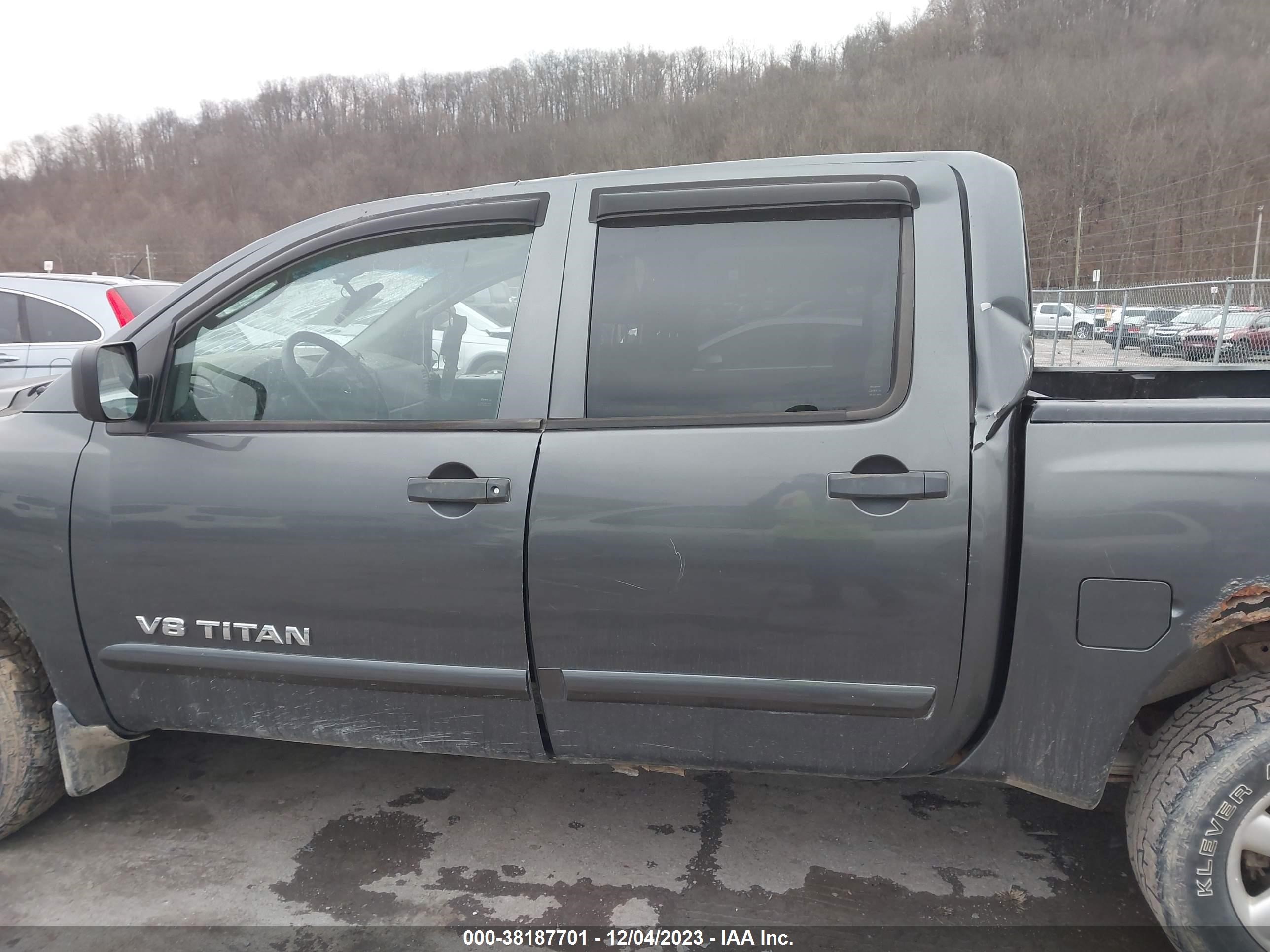 Photo 13 VIN: 1N6AA07C29N305871 - NISSAN TITAN 