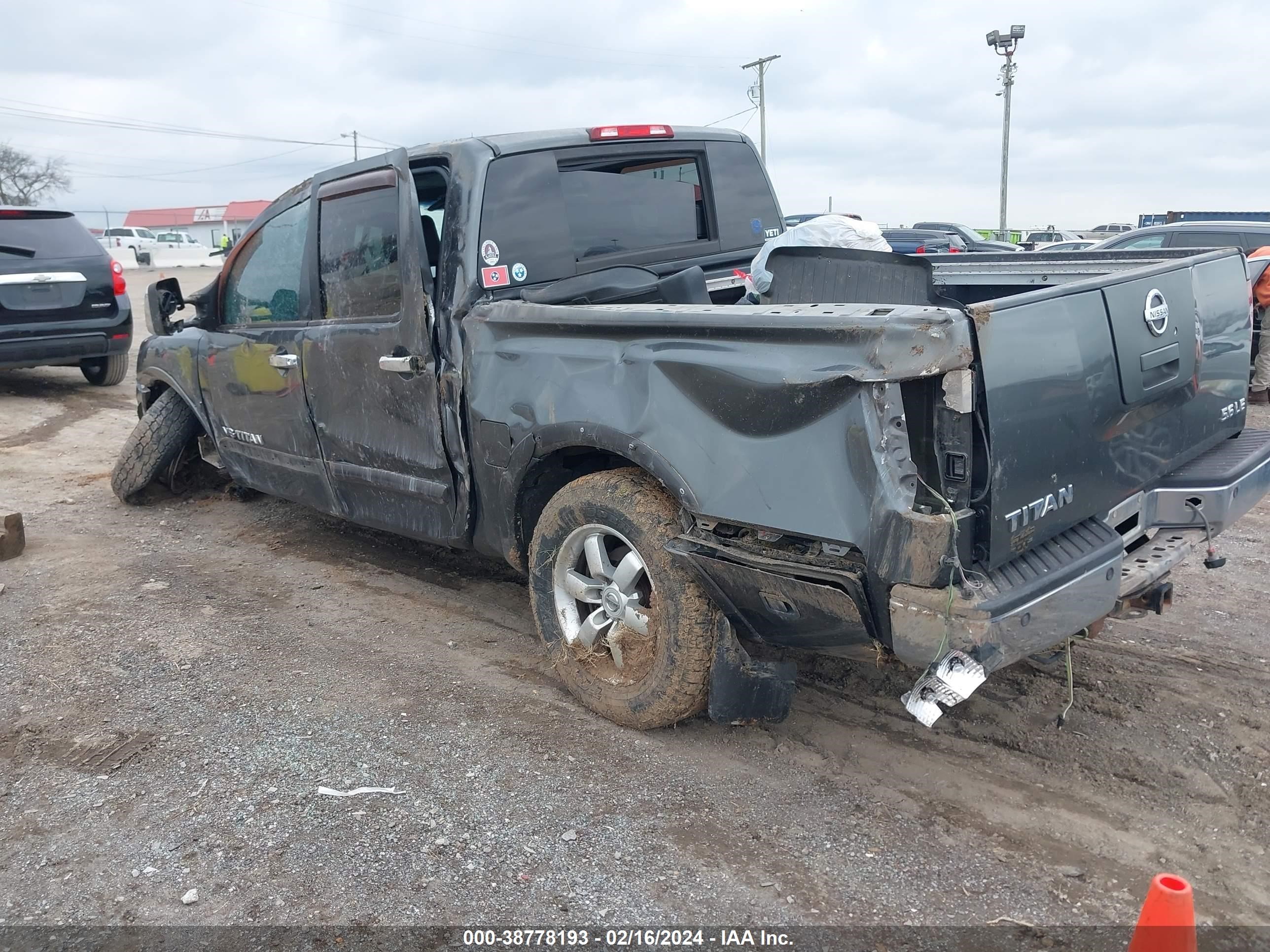 Photo 2 VIN: 1N6AA07C58N317768 - NISSAN TITAN 