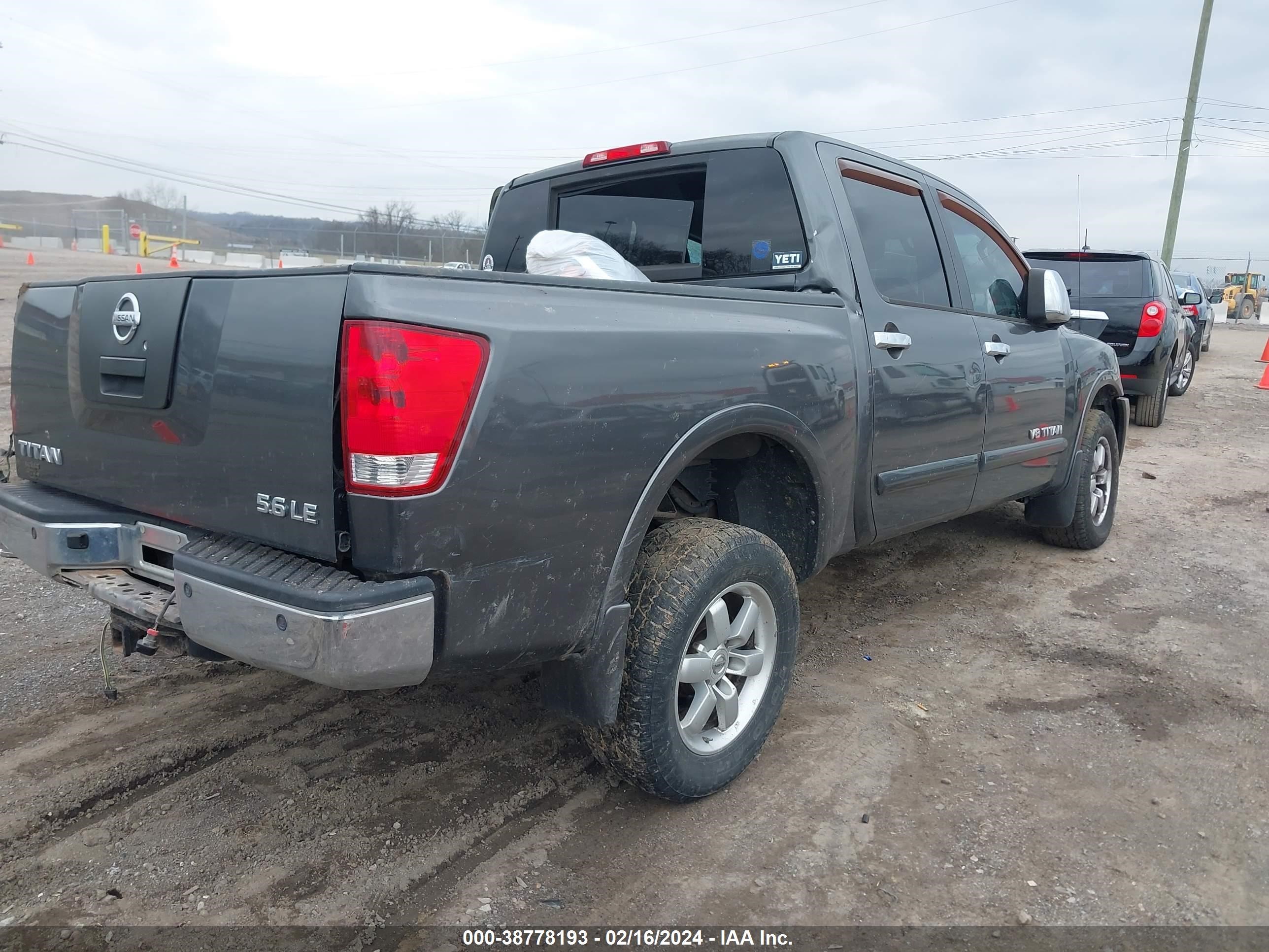 Photo 3 VIN: 1N6AA07C58N317768 - NISSAN TITAN 