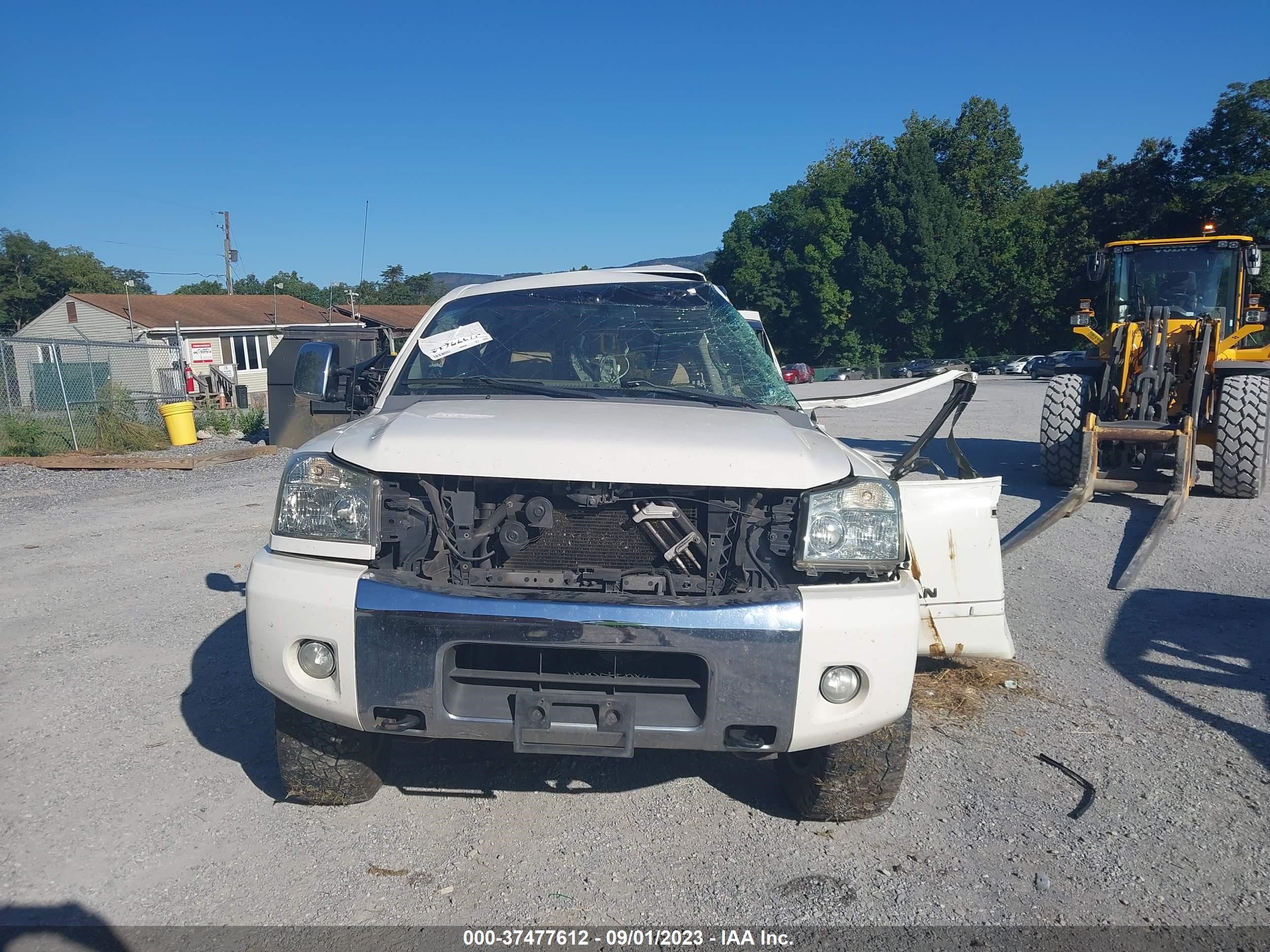 Photo 12 VIN: 1N6AA07C68N356529 - NISSAN TITAN 