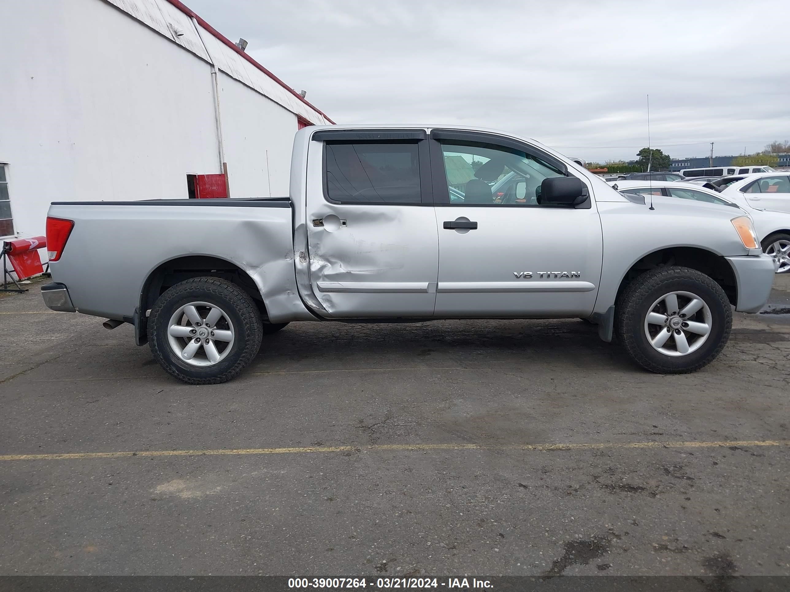 Photo 13 VIN: 1N6AA07C89N302196 - NISSAN TITAN 