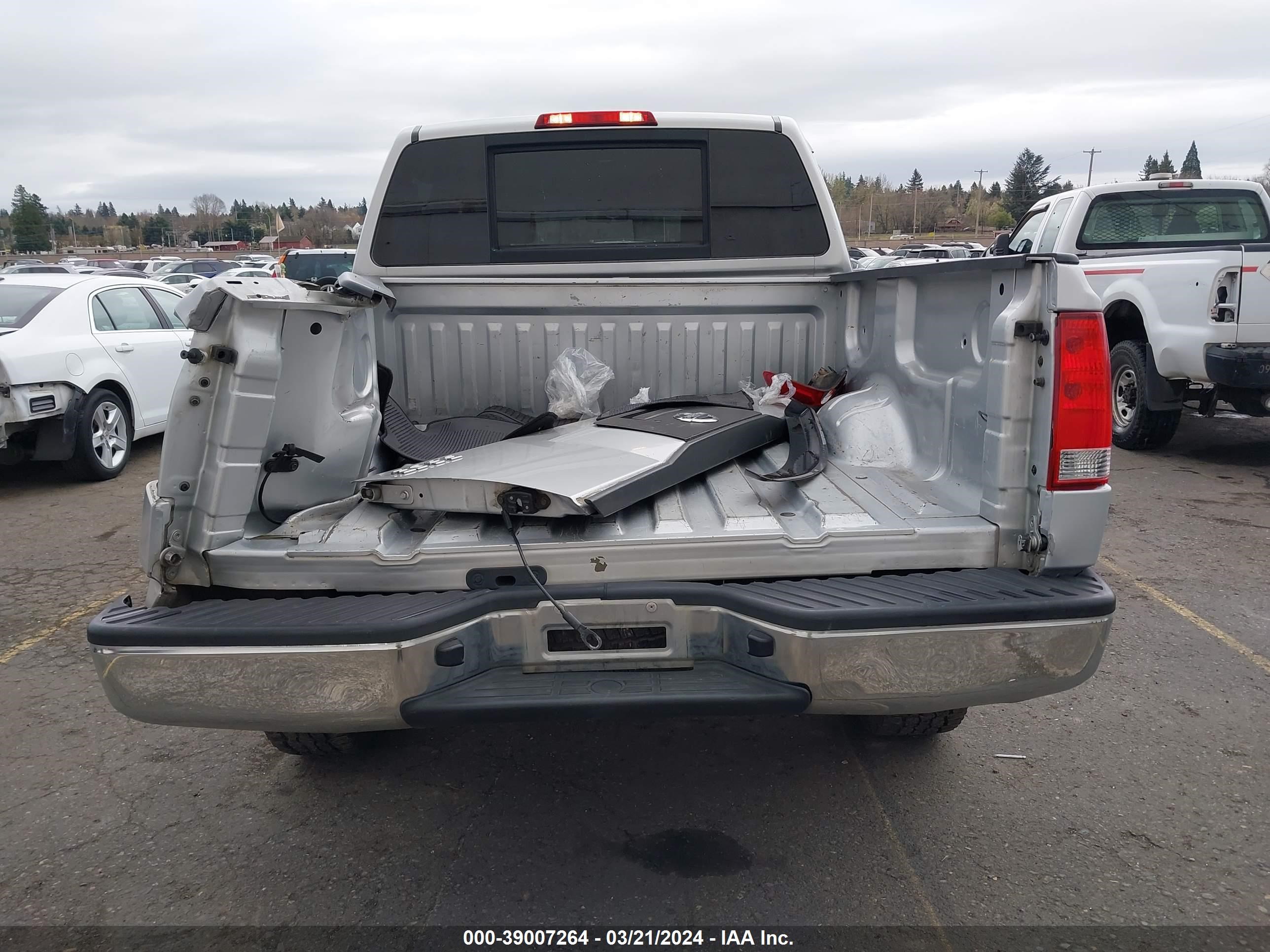 Photo 16 VIN: 1N6AA07C89N302196 - NISSAN TITAN 