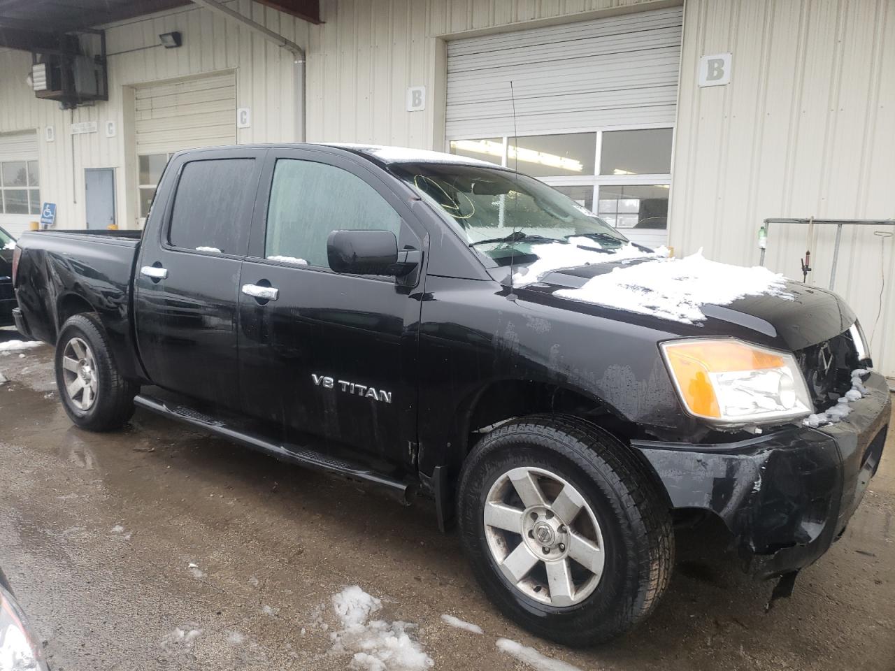 Photo 3 VIN: 1N6AA07DX8N349558 - NISSAN TITAN 