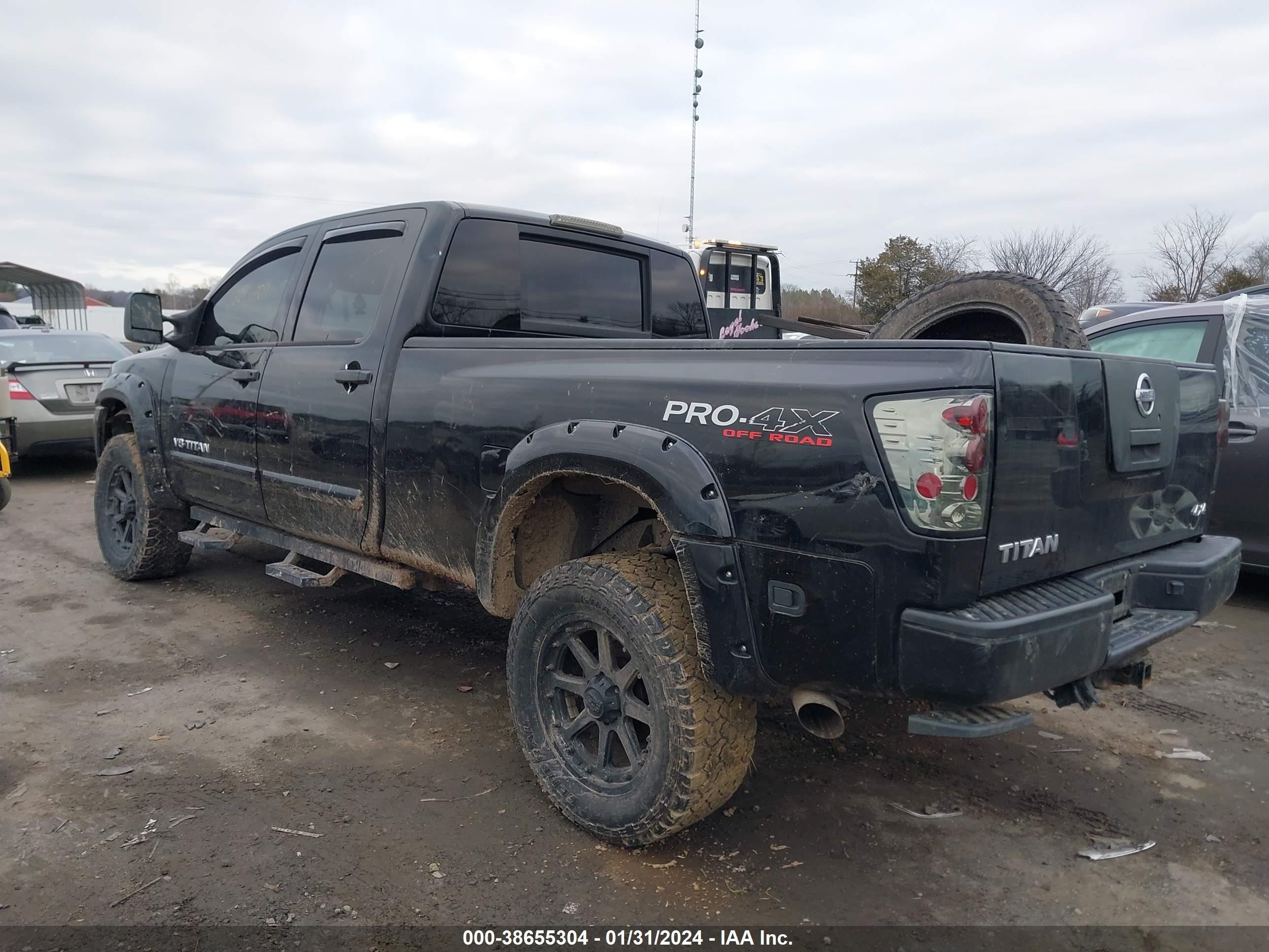 Photo 2 VIN: 1N6AA07F18N339213 - NISSAN TITAN 