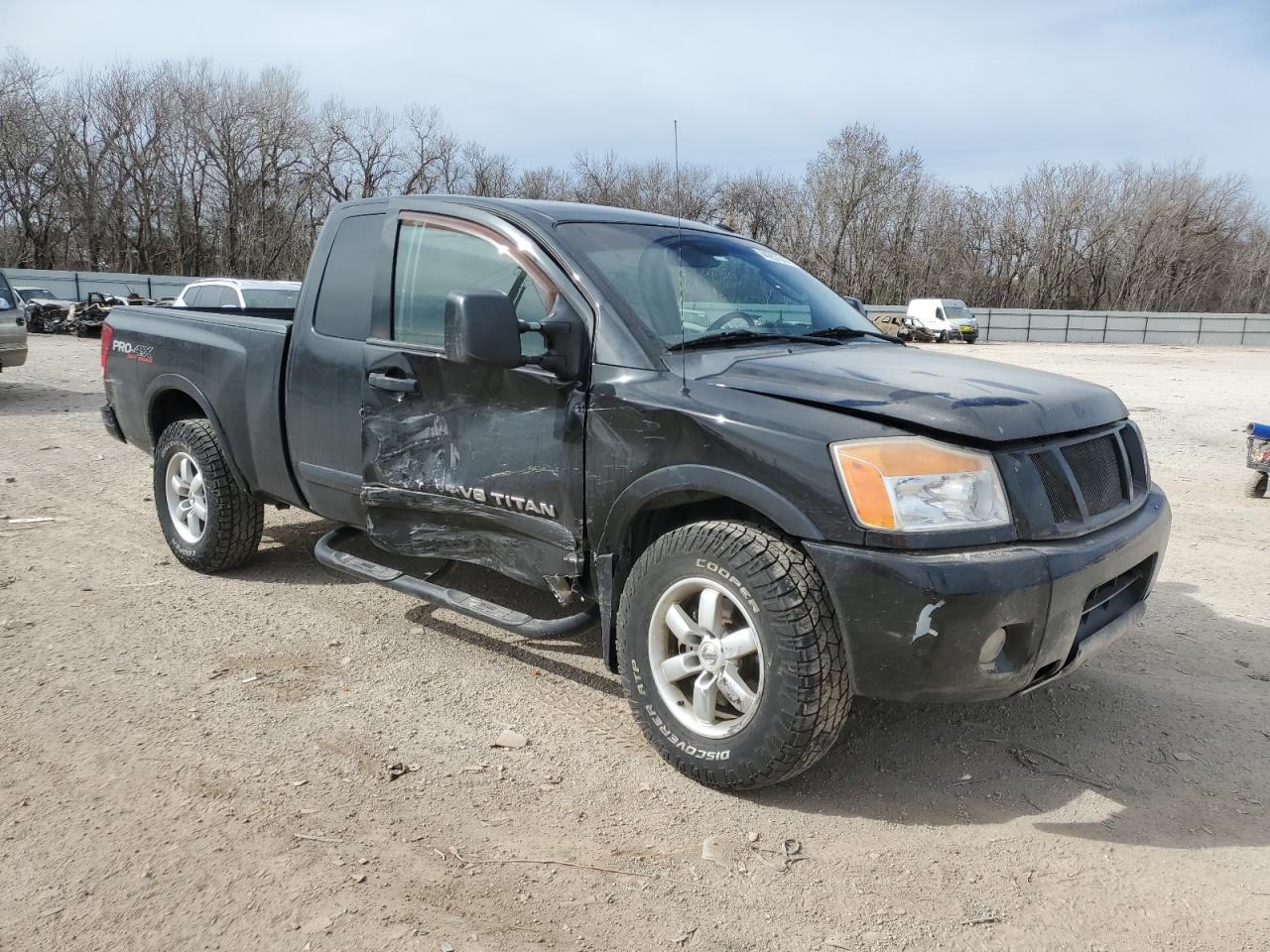 Photo 3 VIN: 1N6AA0CC4BN307889 - NISSAN TITAN 