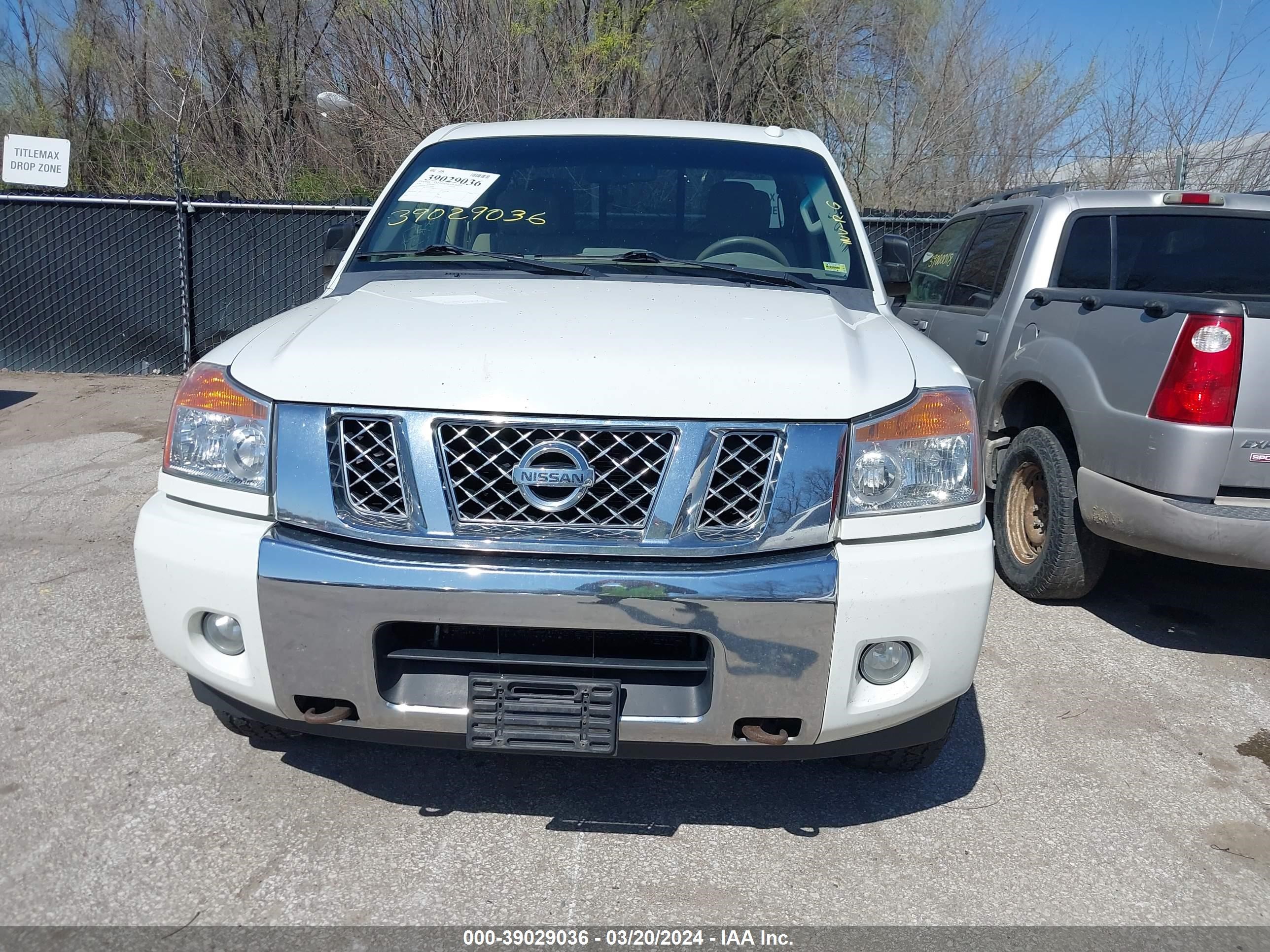 Photo 10 VIN: 1N6AA0CC8EN505640 - NISSAN TITAN 