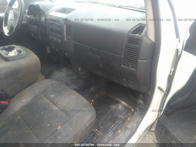 Photo 4 VIN: 1N6AA0CHXAN323024 - NISSAN TITAN 