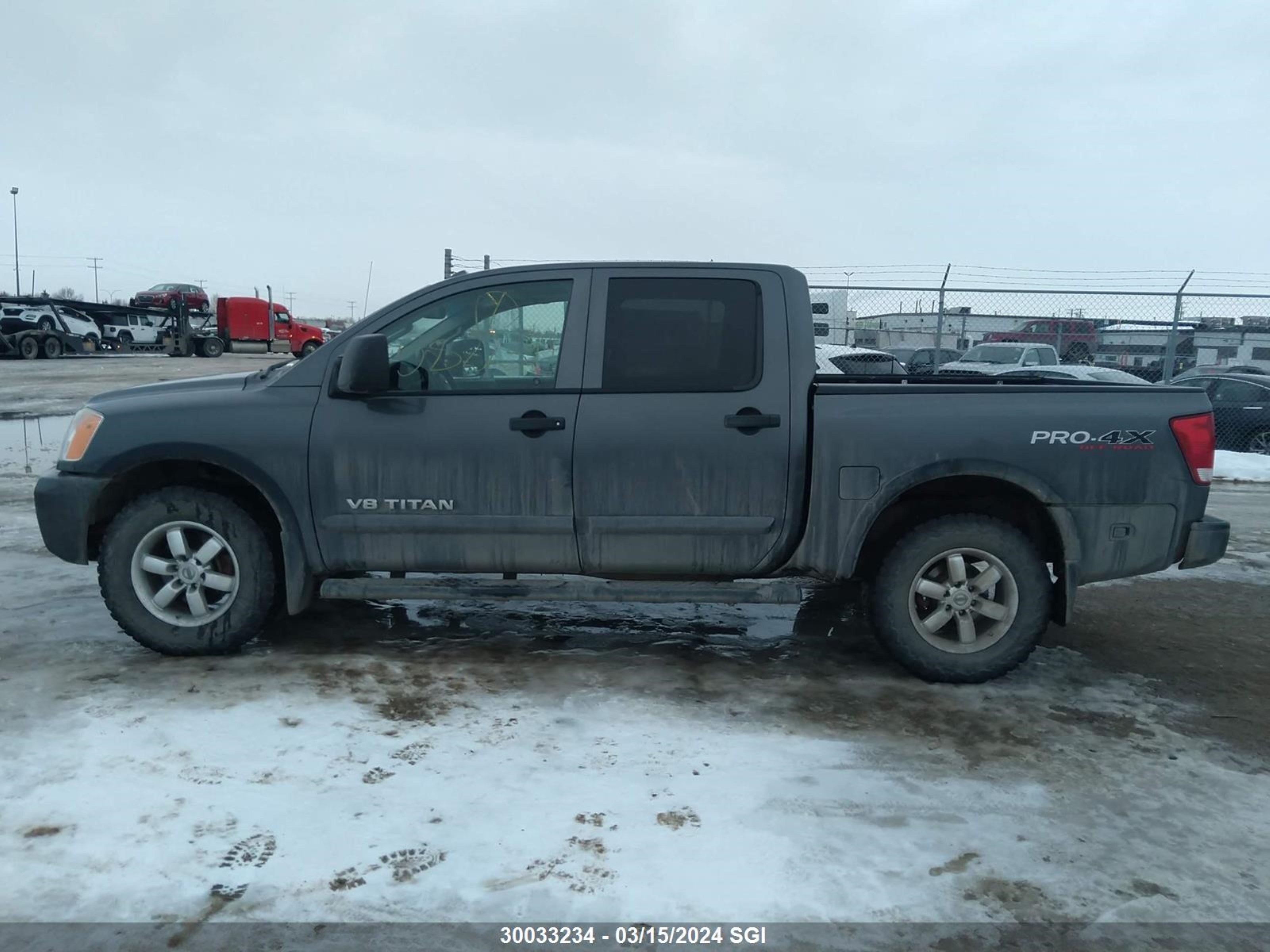 Photo 13 VIN: 1N6AA0EC0CN318760 - NISSAN TITAN 